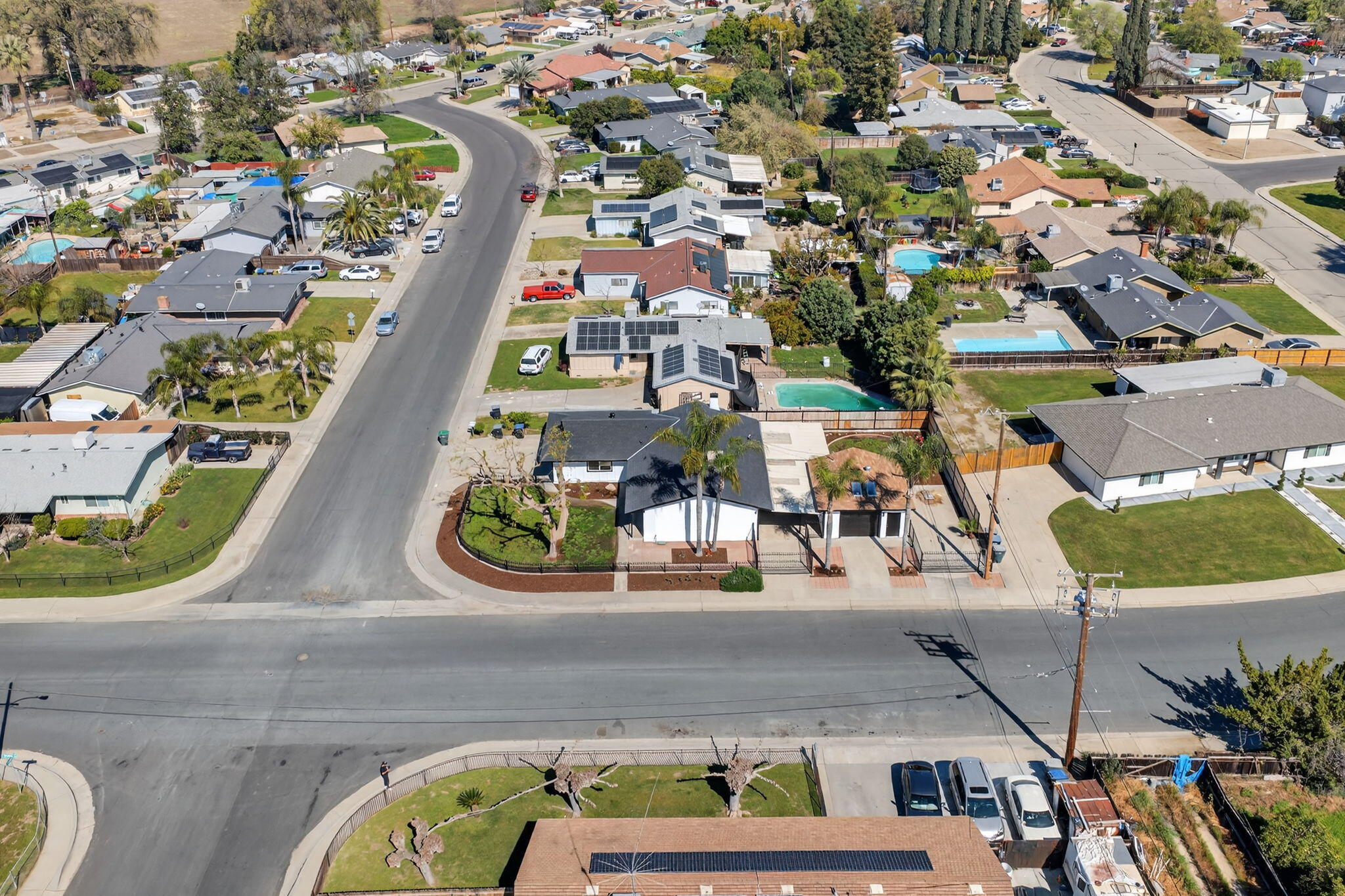 104 N Crumal St, Visalia, CA 93292