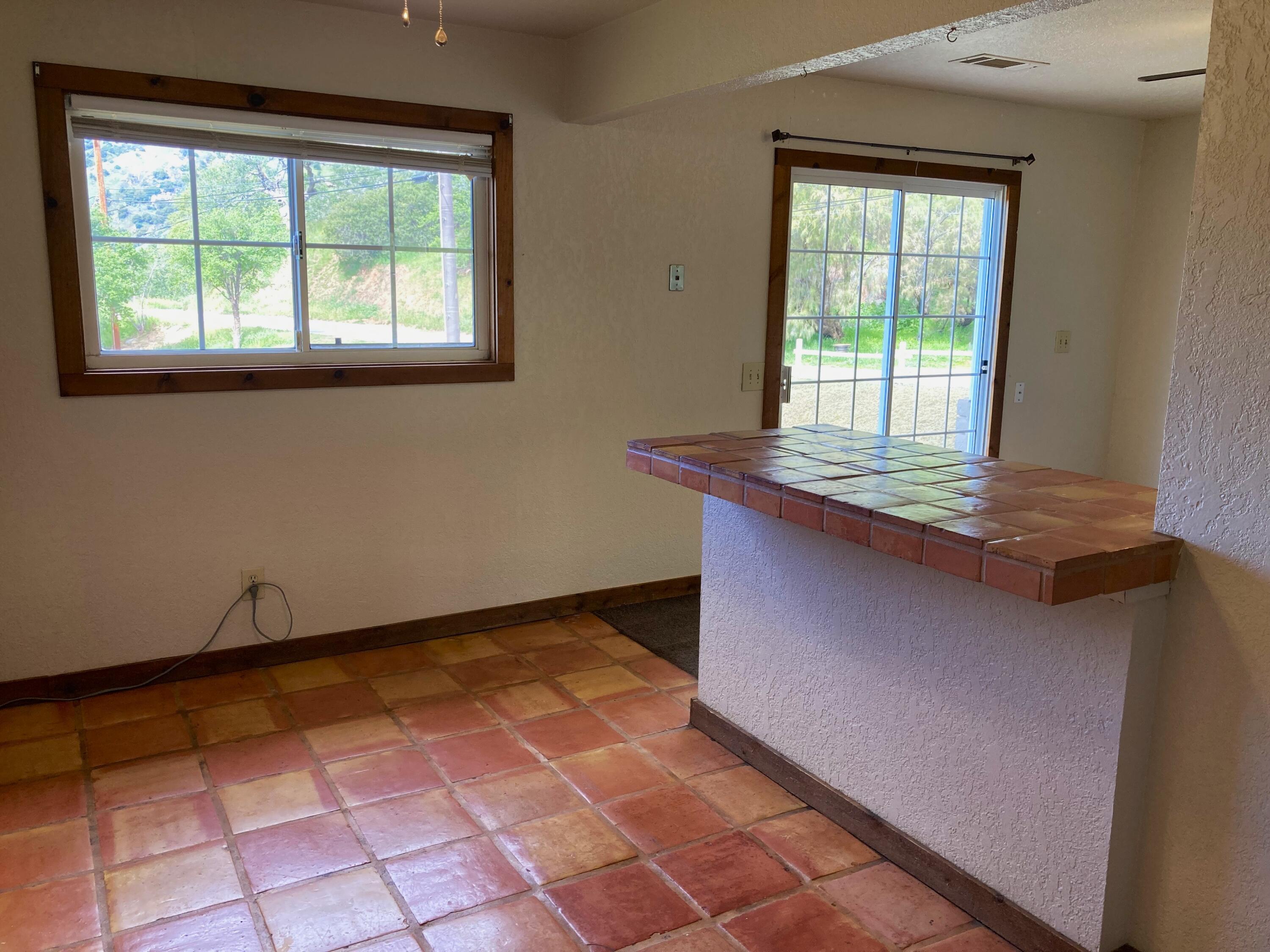 45218 Hammond Dr, Three Rivers, CA 93271