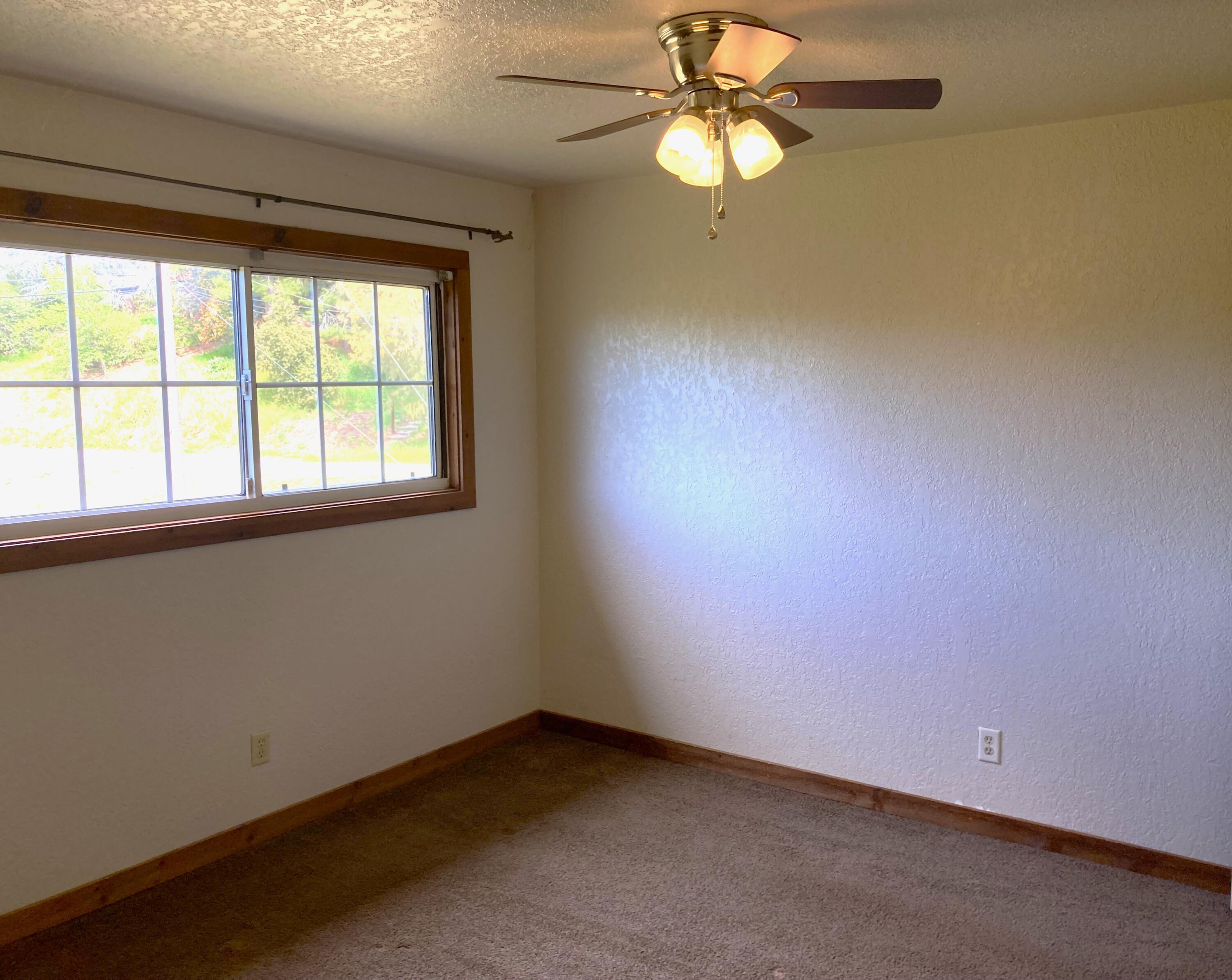 45218 Hammond Dr, Three Rivers, CA 93271