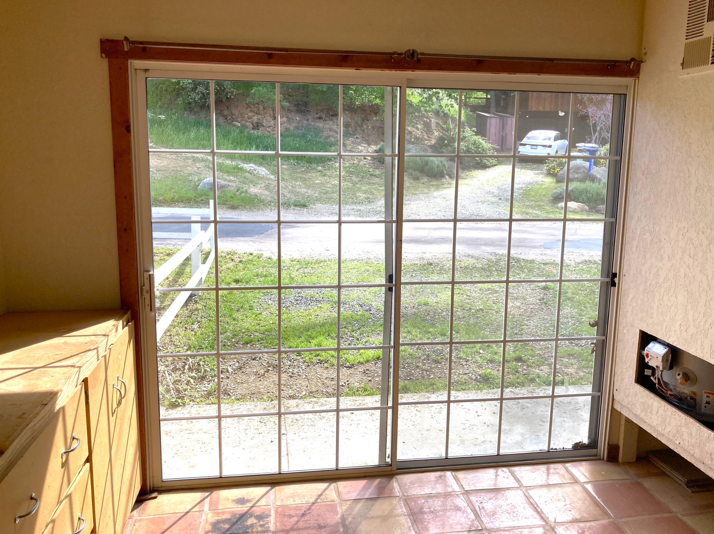 45218 Hammond Dr, Three Rivers, CA 93271