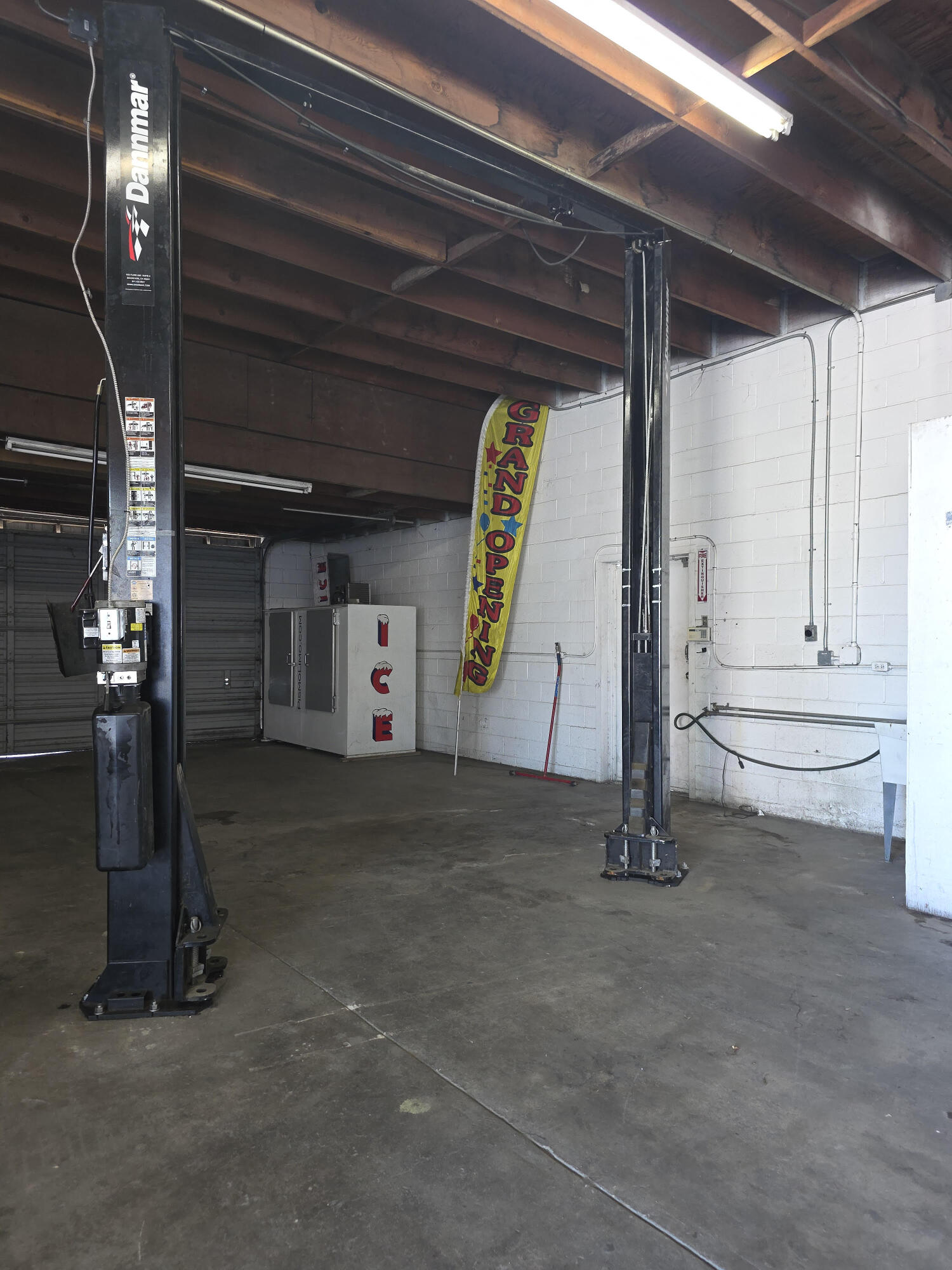 25 S Kessing St, Porterville, CA 93257