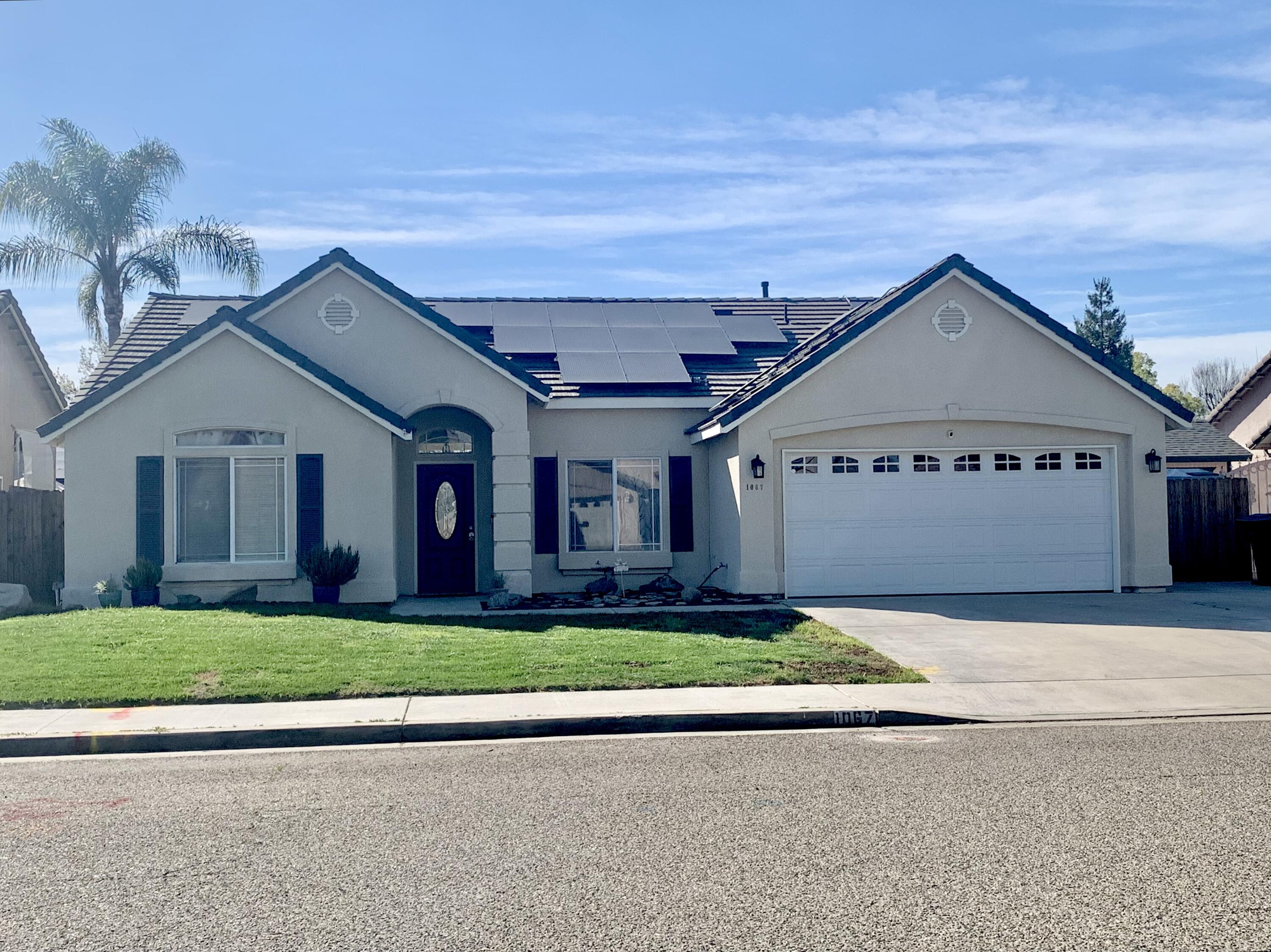 1067 N Roberta Way, Porterville, CA 93257