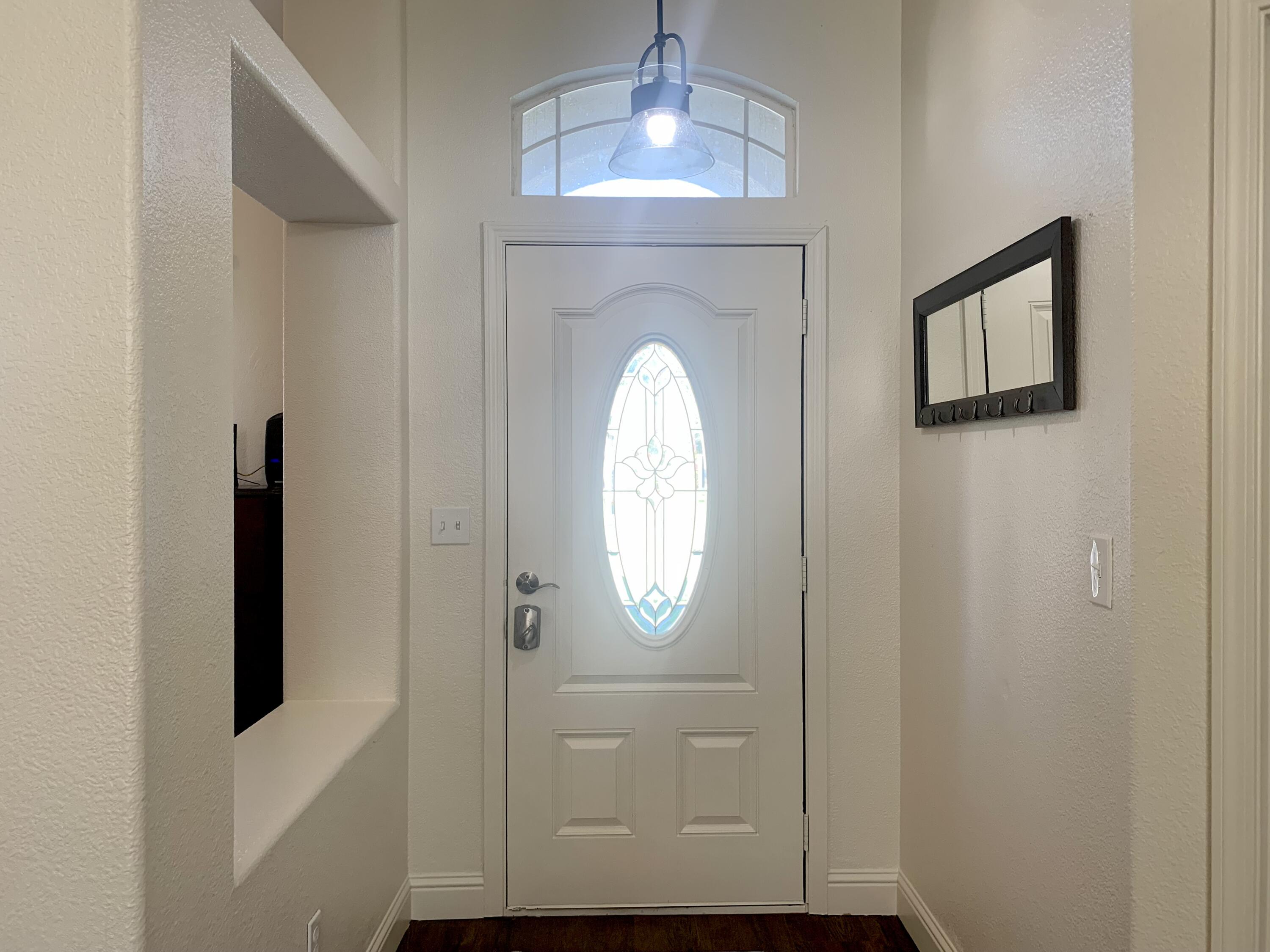 1067 N Roberta Way, Porterville, CA 93257