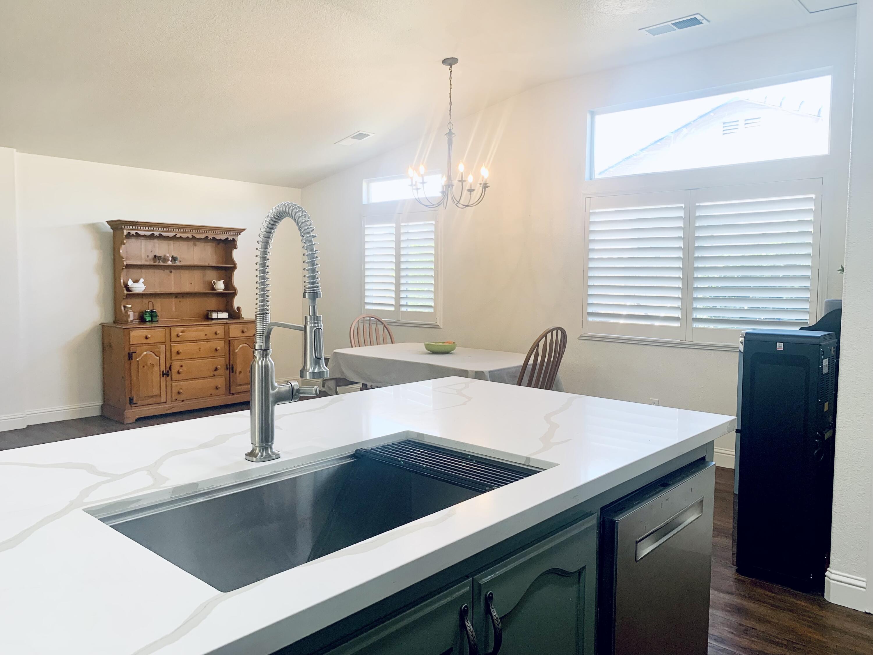 1067 N Roberta Way, Porterville, CA 93257