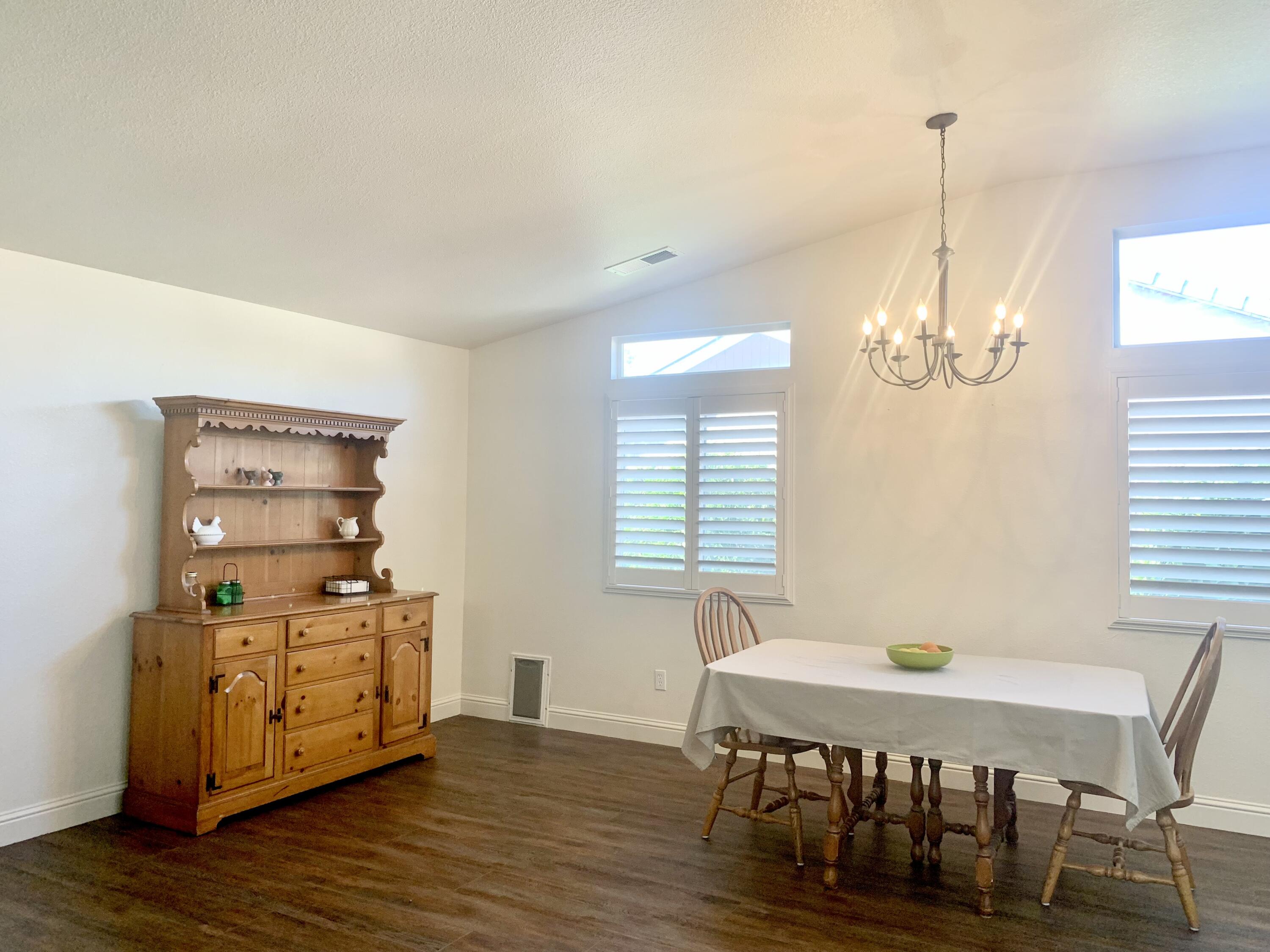 1067 N Roberta Way, Porterville, CA 93257