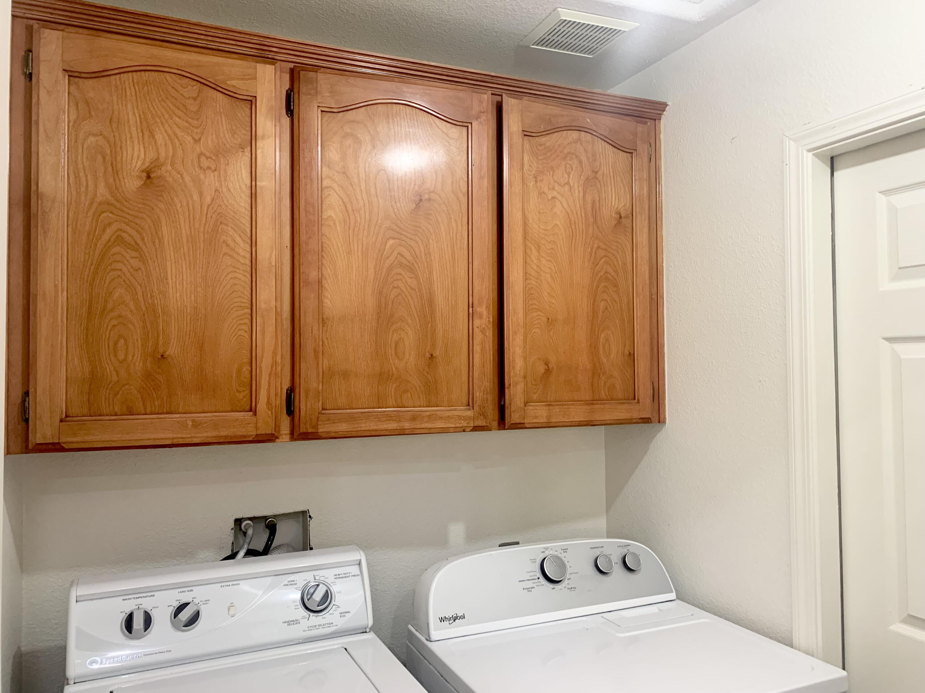 1067 N Roberta Way, Porterville, CA 93257