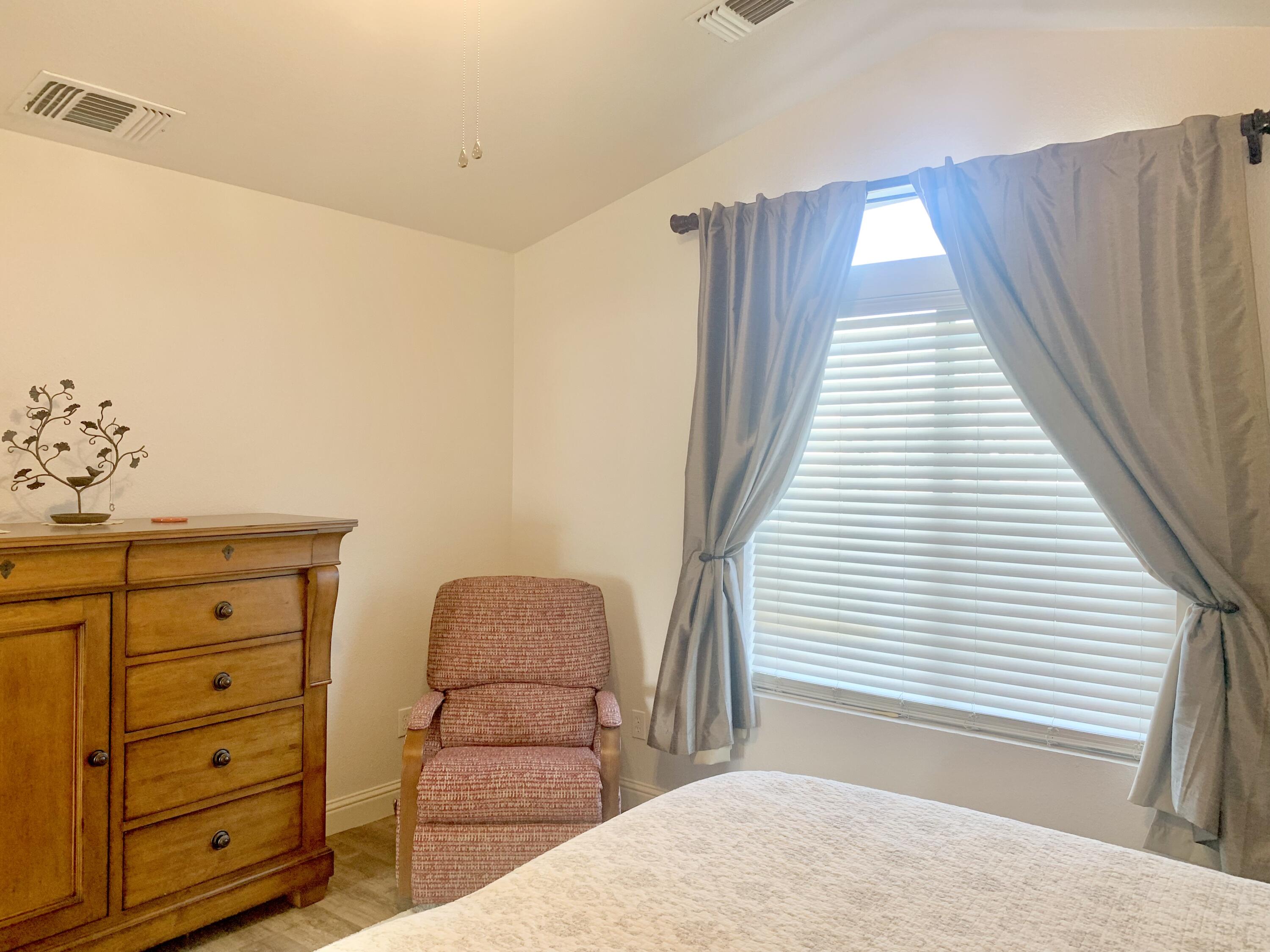 1067 N Roberta Way, Porterville, CA 93257