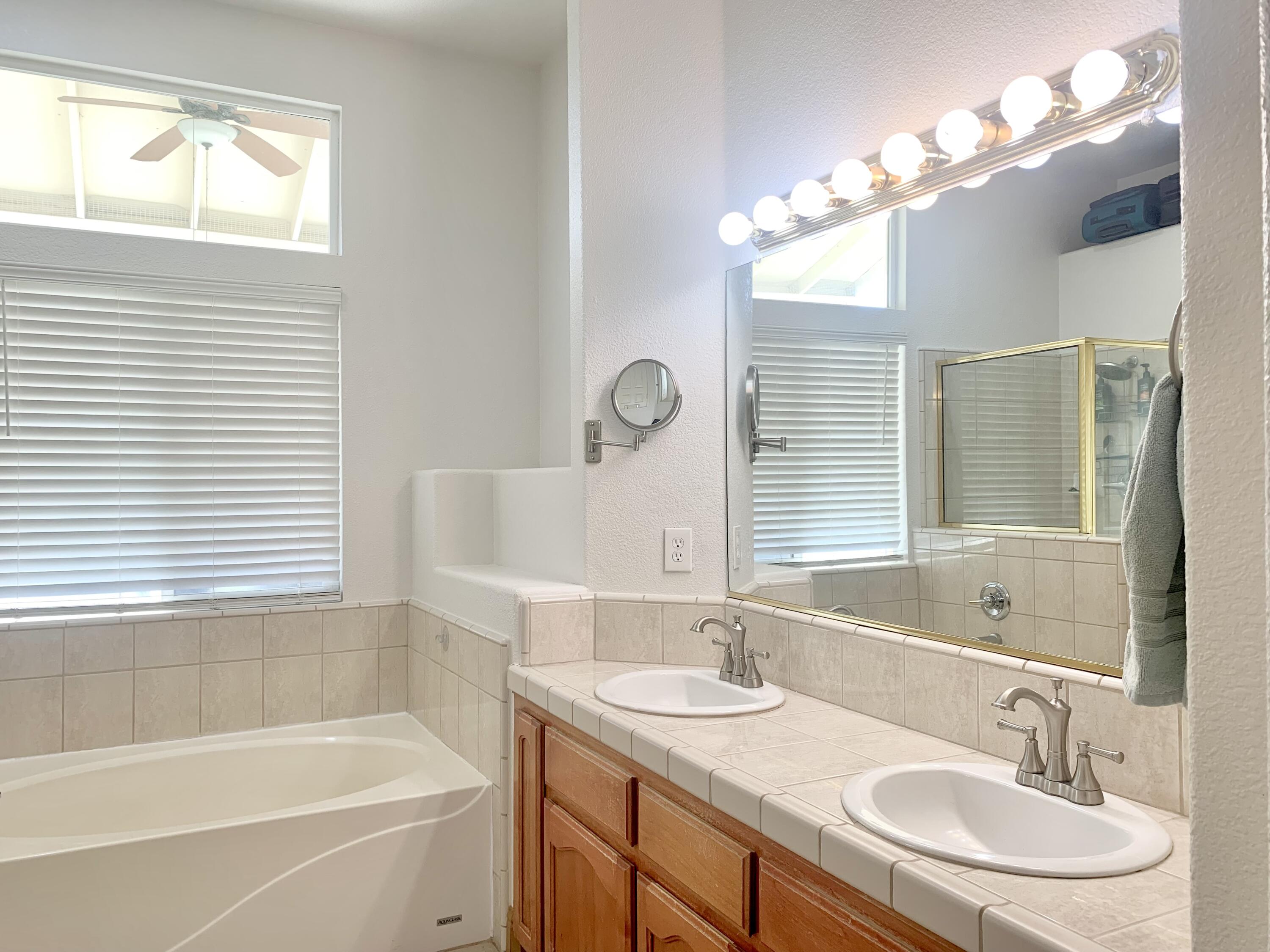 1067 N Roberta Way, Porterville, CA 93257