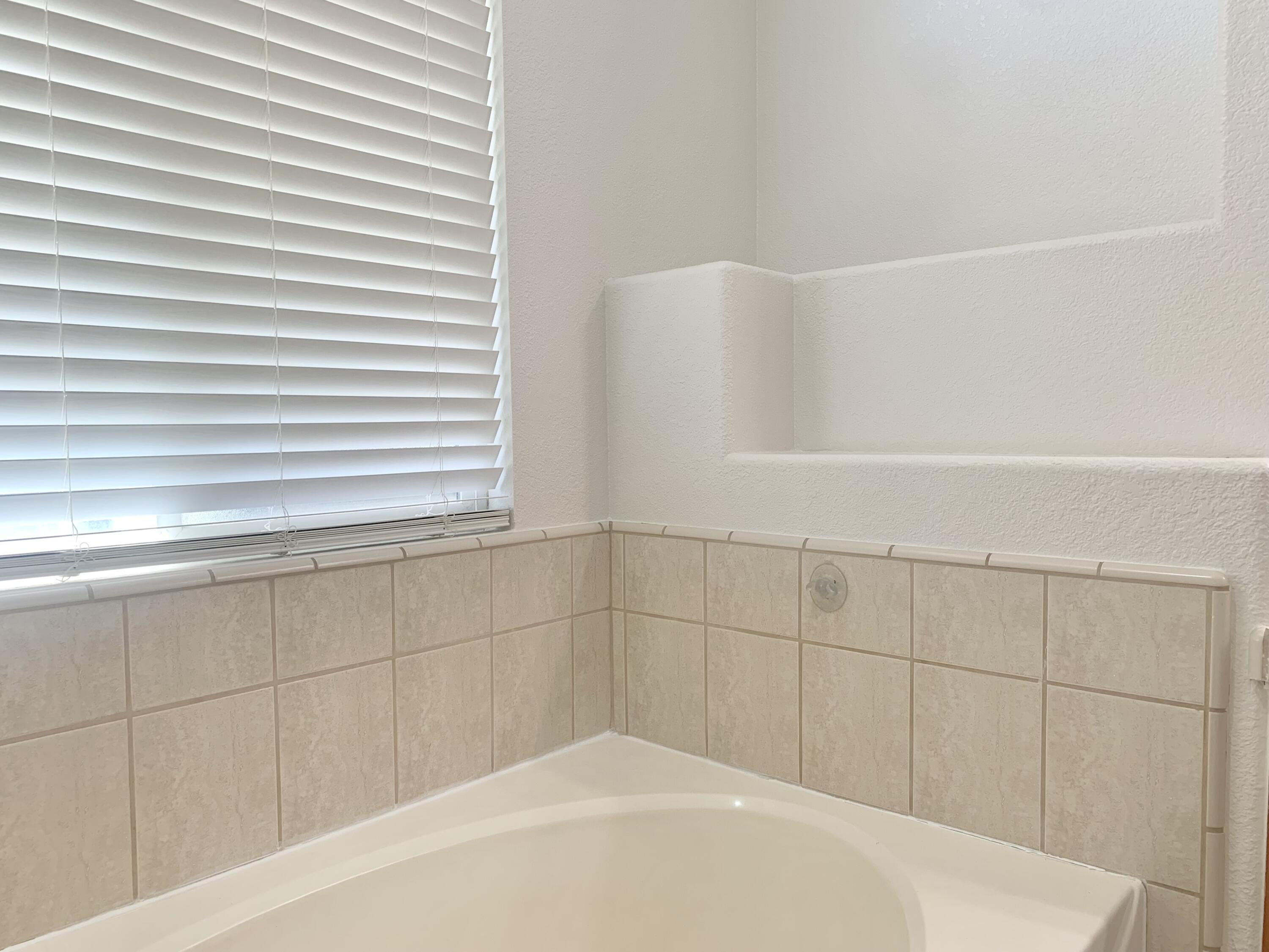 1067 N Roberta Way, Porterville, CA 93257