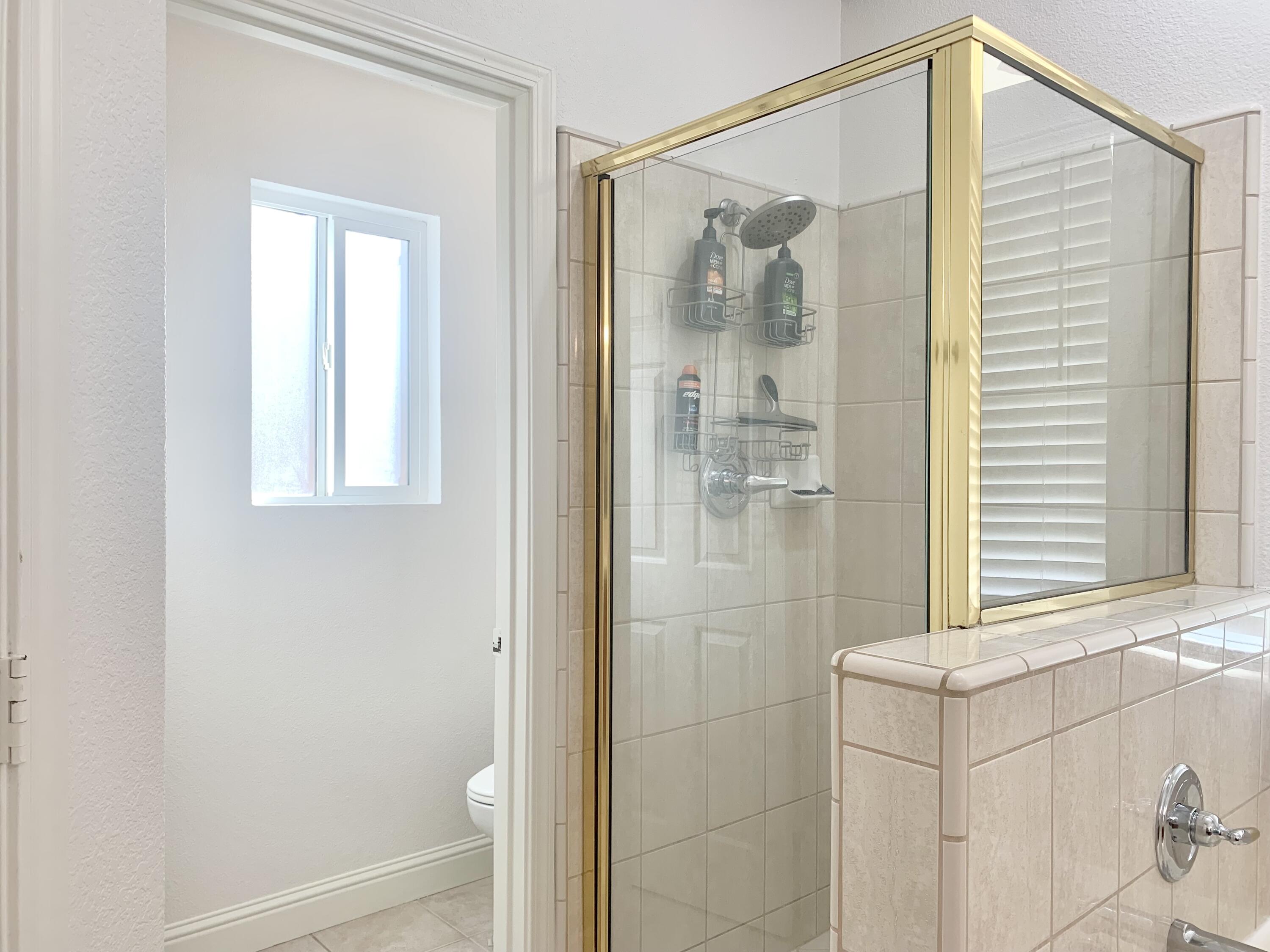 1067 N Roberta Way, Porterville, CA 93257