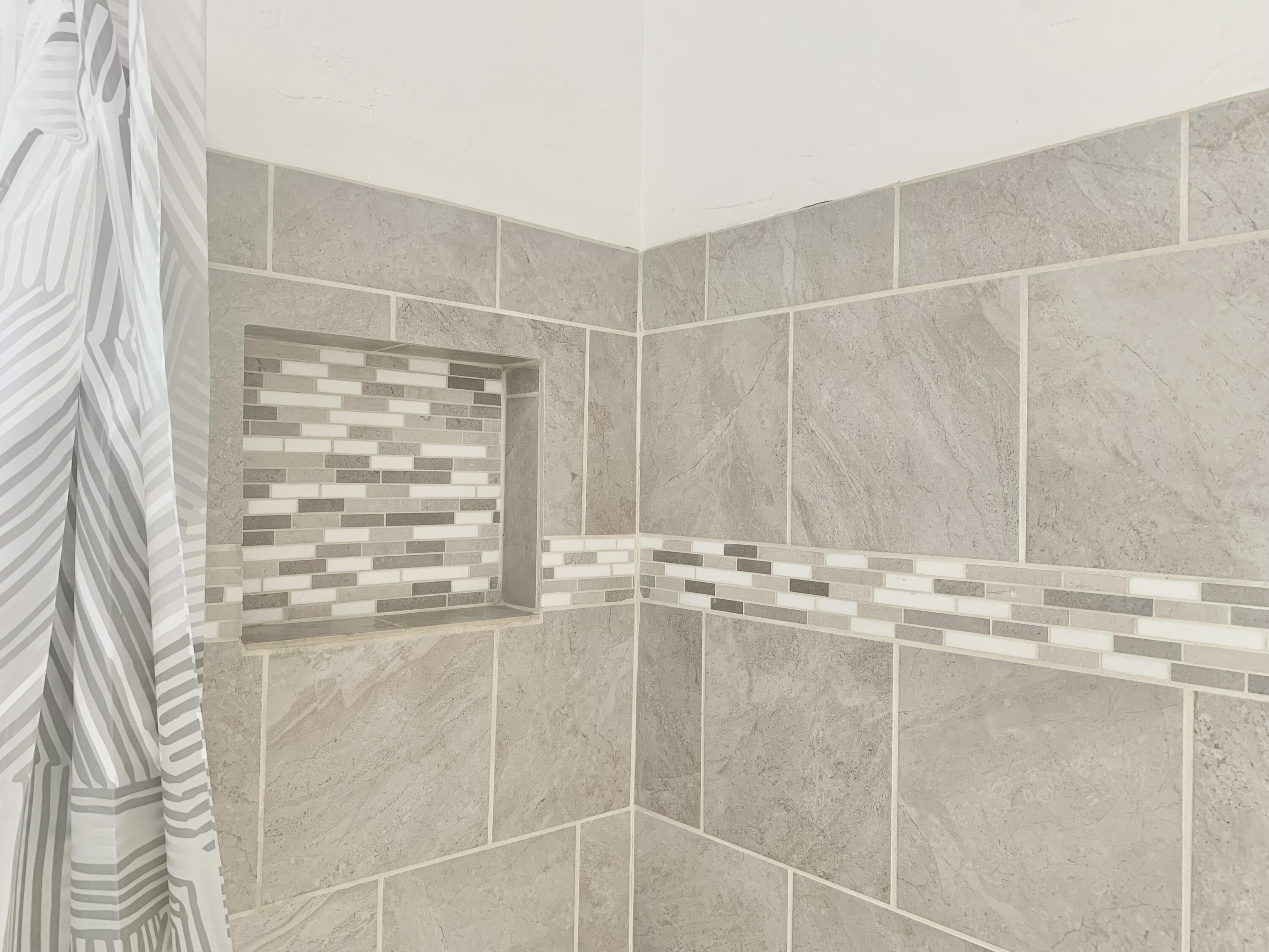 1067 N Roberta Way, Porterville, CA 93257