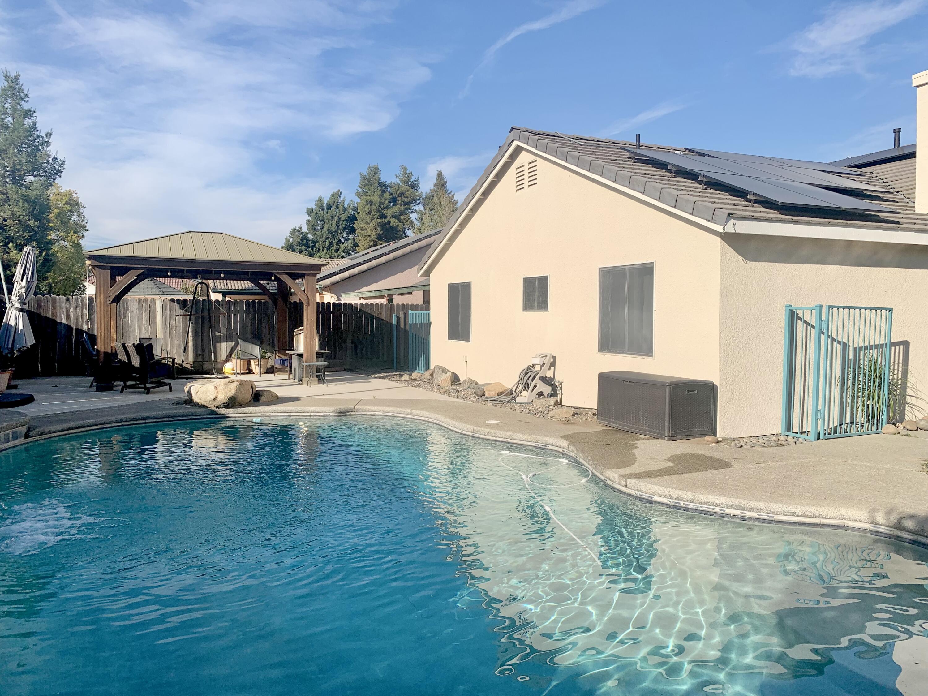 1067 N Roberta Way, Porterville, CA 93257