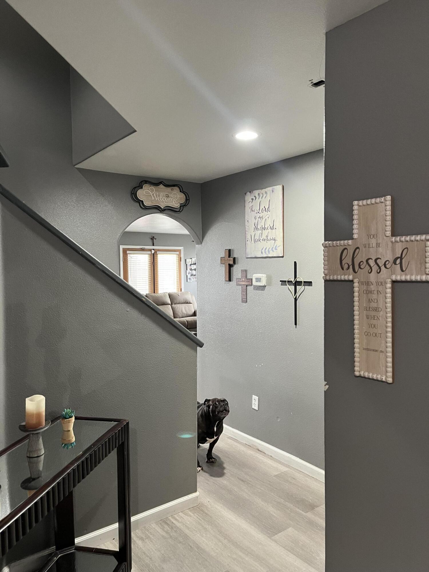 1015 N Velie Ct, Visalia, CA 93292