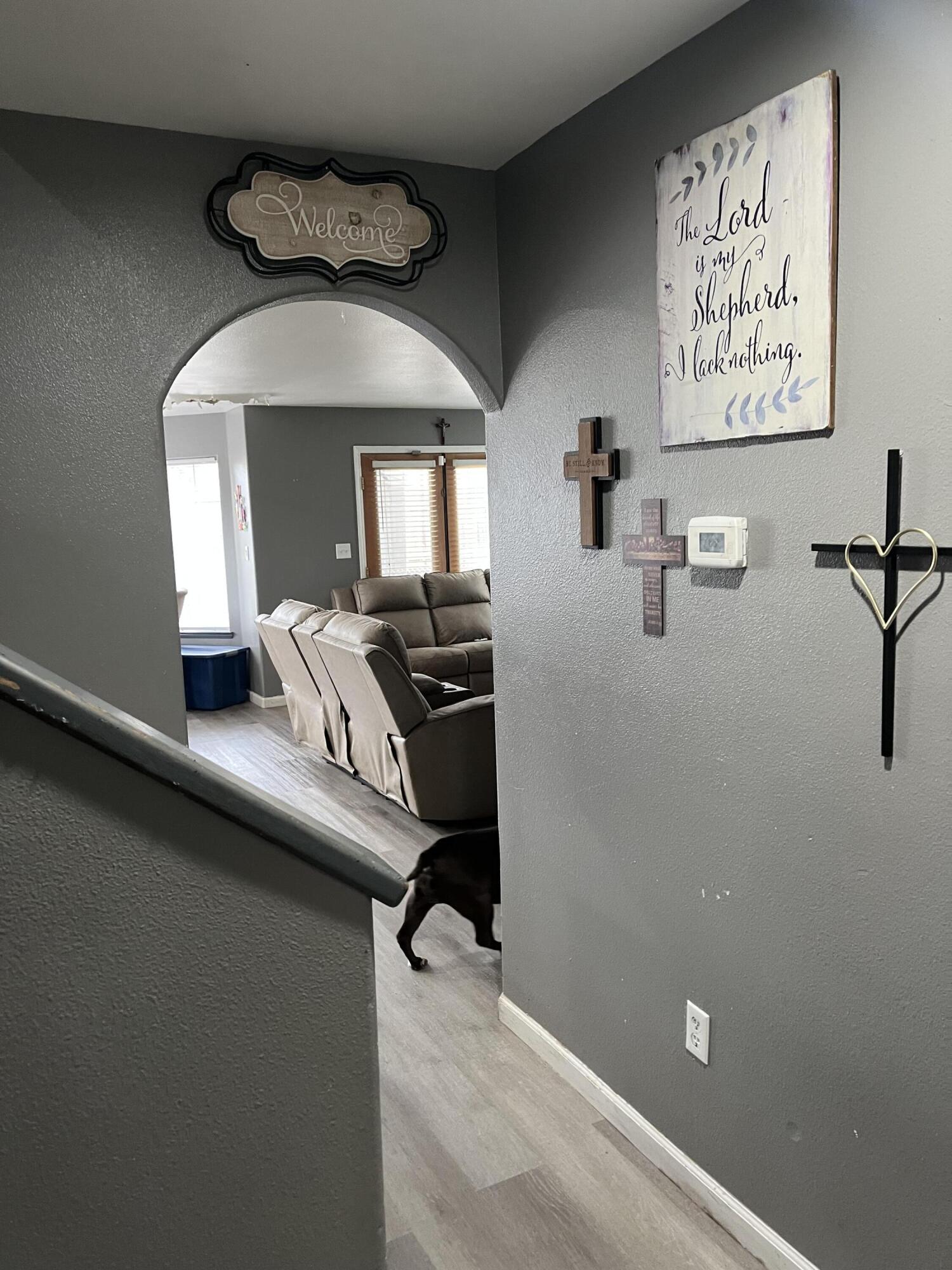 1015 N Velie Ct, Visalia, CA 93292