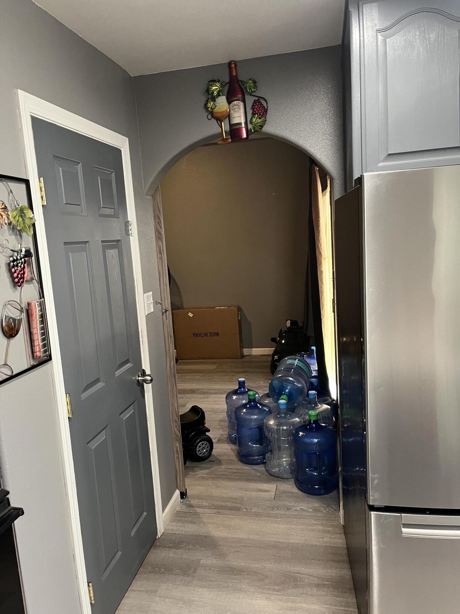 1015 N Velie Ct, Visalia, CA 93292