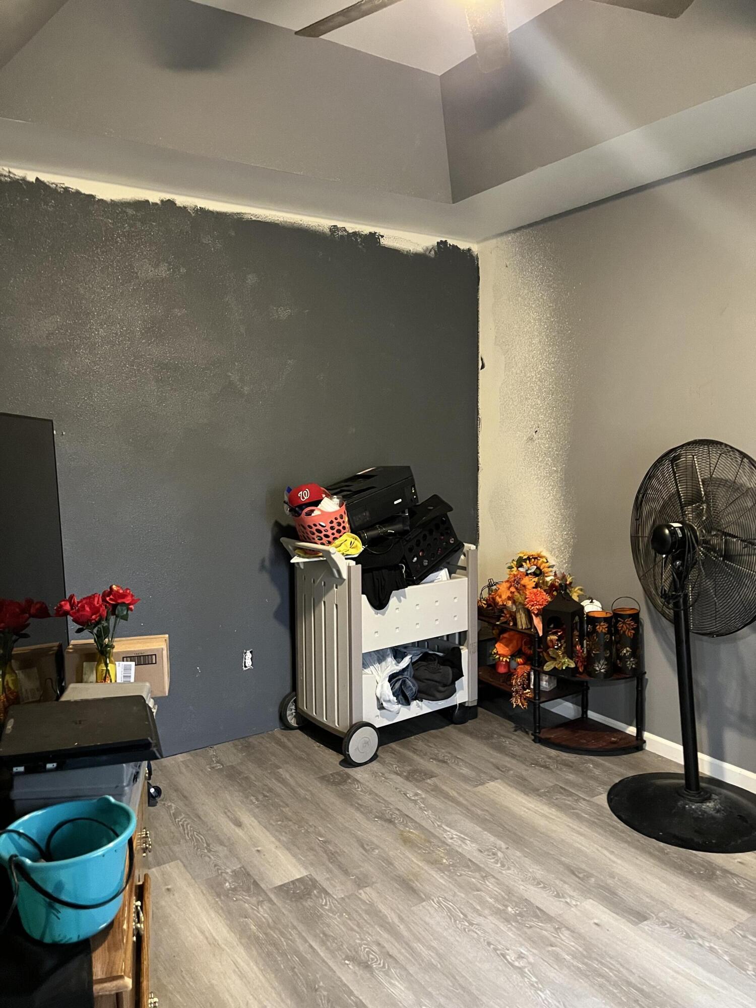 1015 N Velie Ct, Visalia, CA 93292