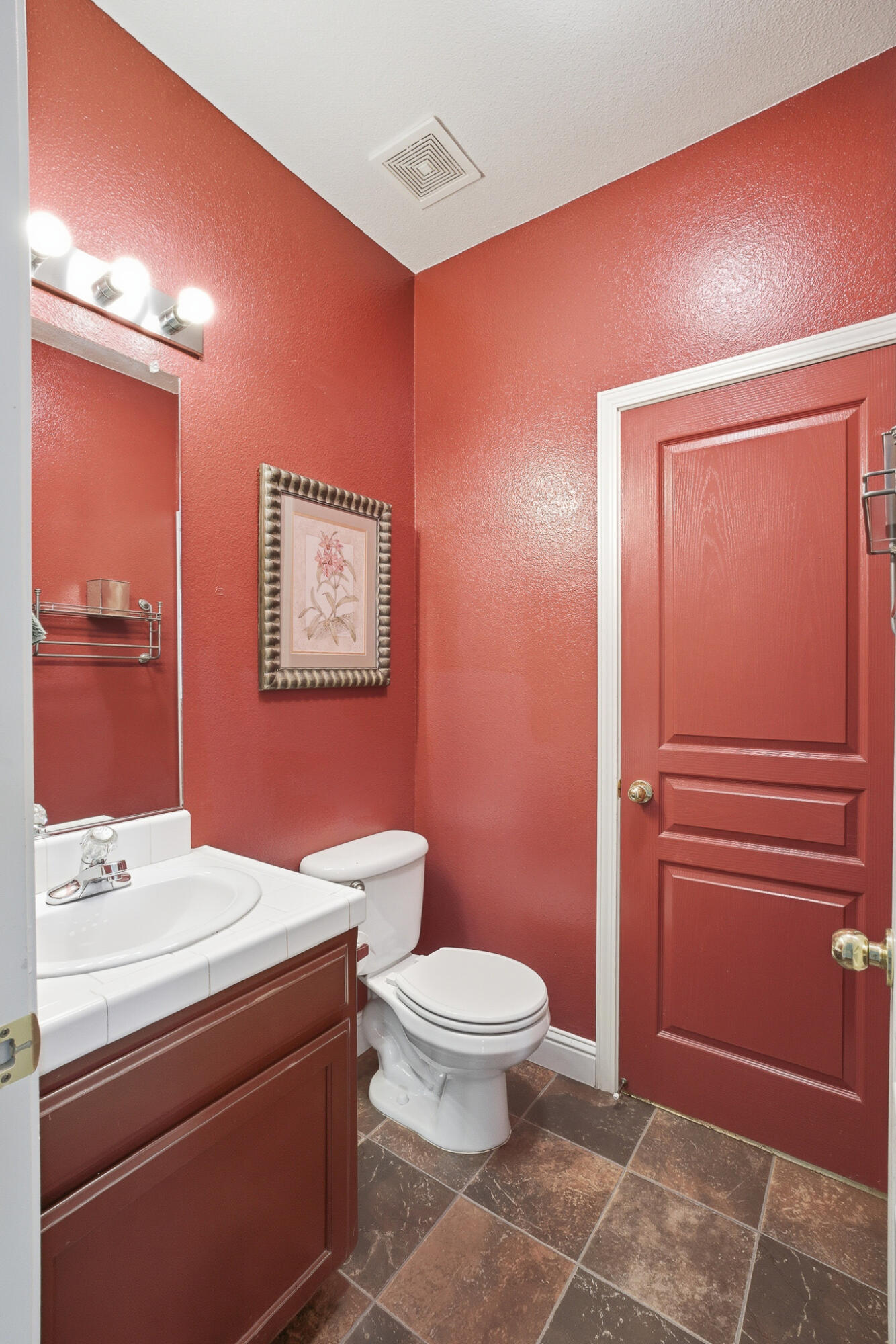 1612 Maduro St, Tulare, CA 93274