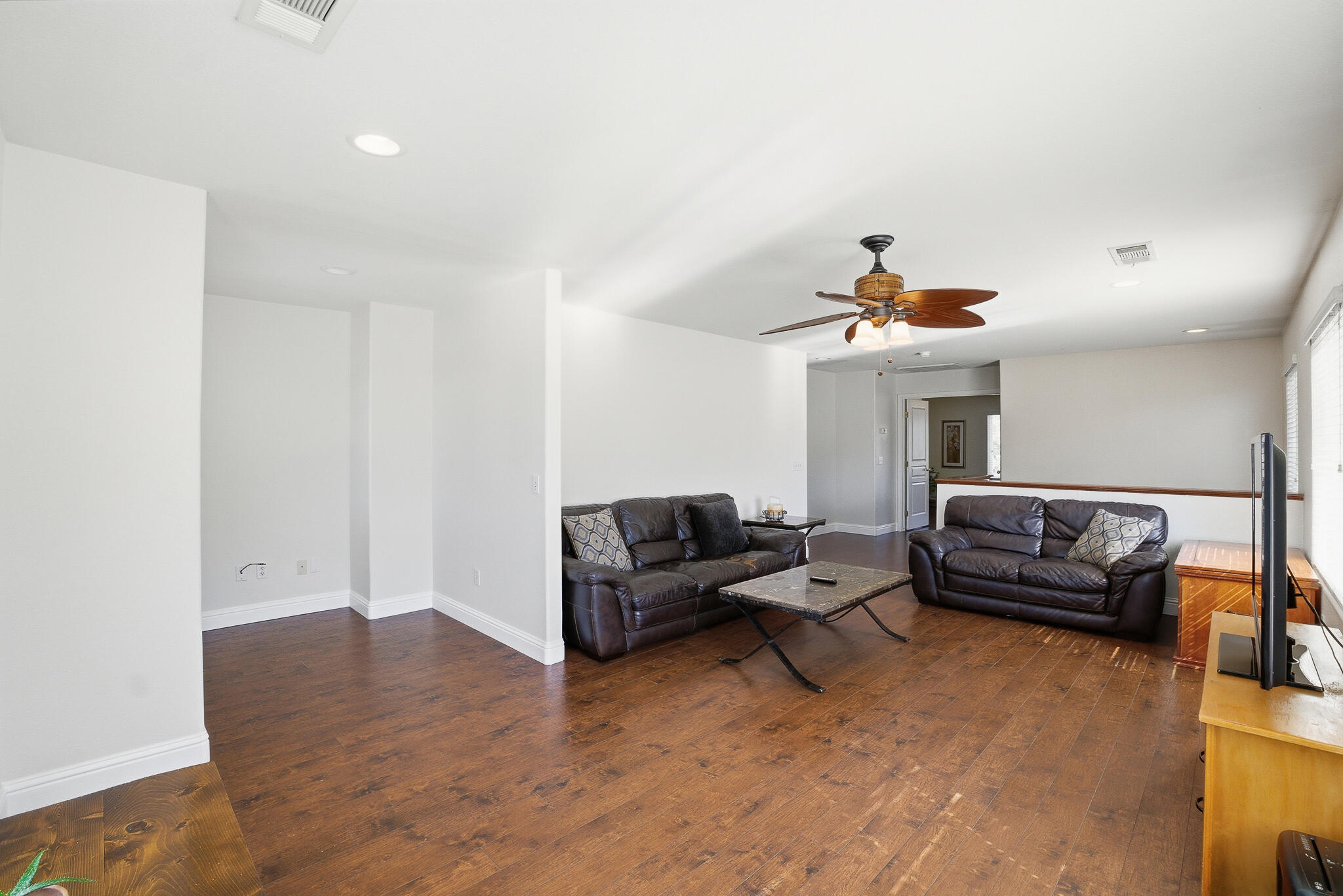 1612 Maduro St, Tulare, CA 93274