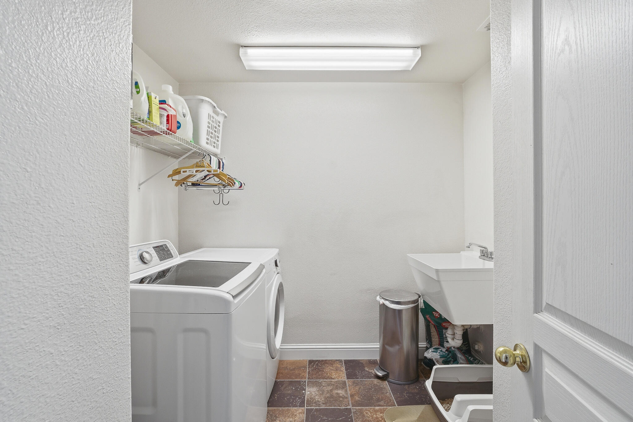 1612 Maduro St, Tulare, CA 93274