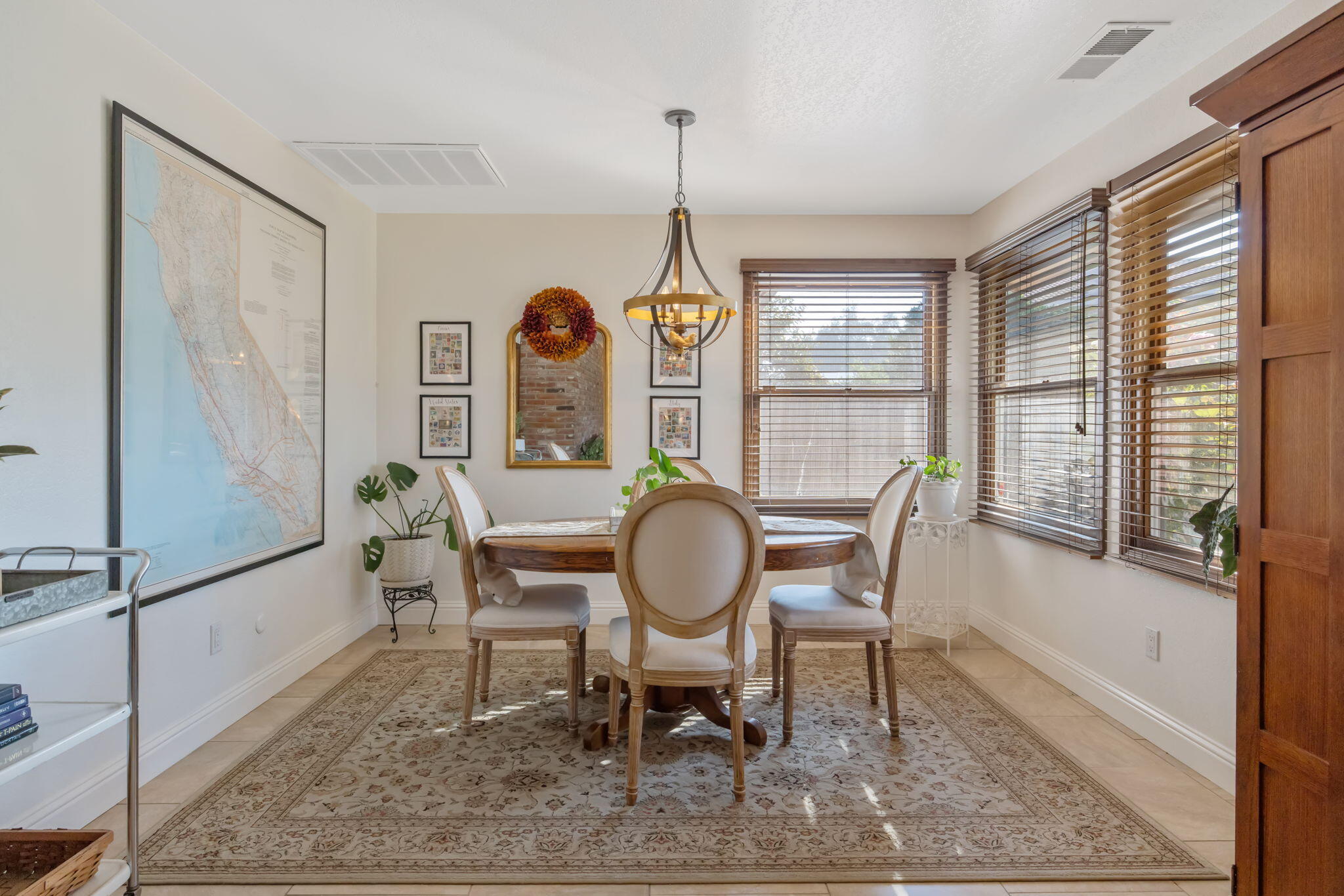 3321 S Stevenson Ct, Visalia, CA 93277