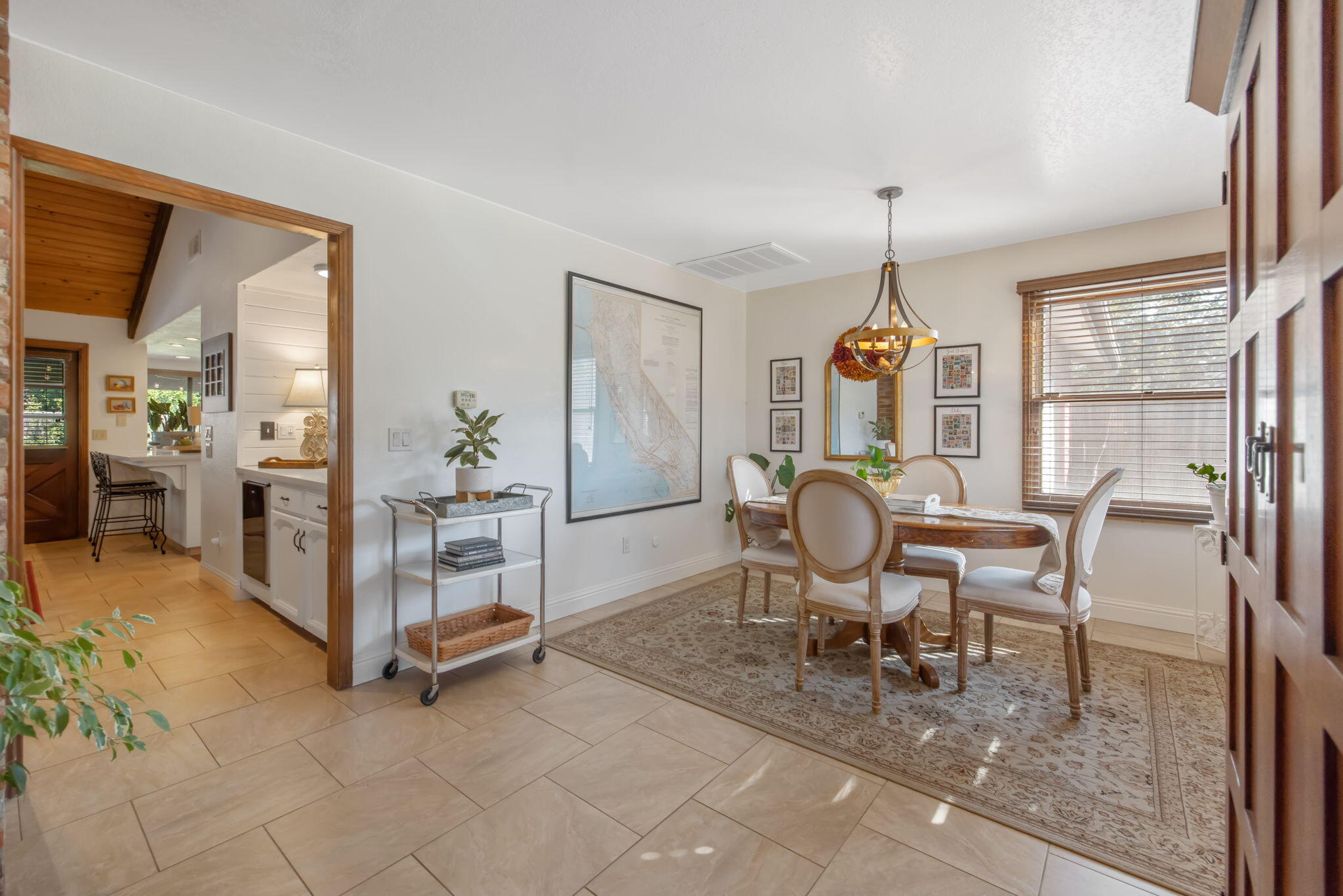 3321 S Stevenson Ct, Visalia, CA 93277