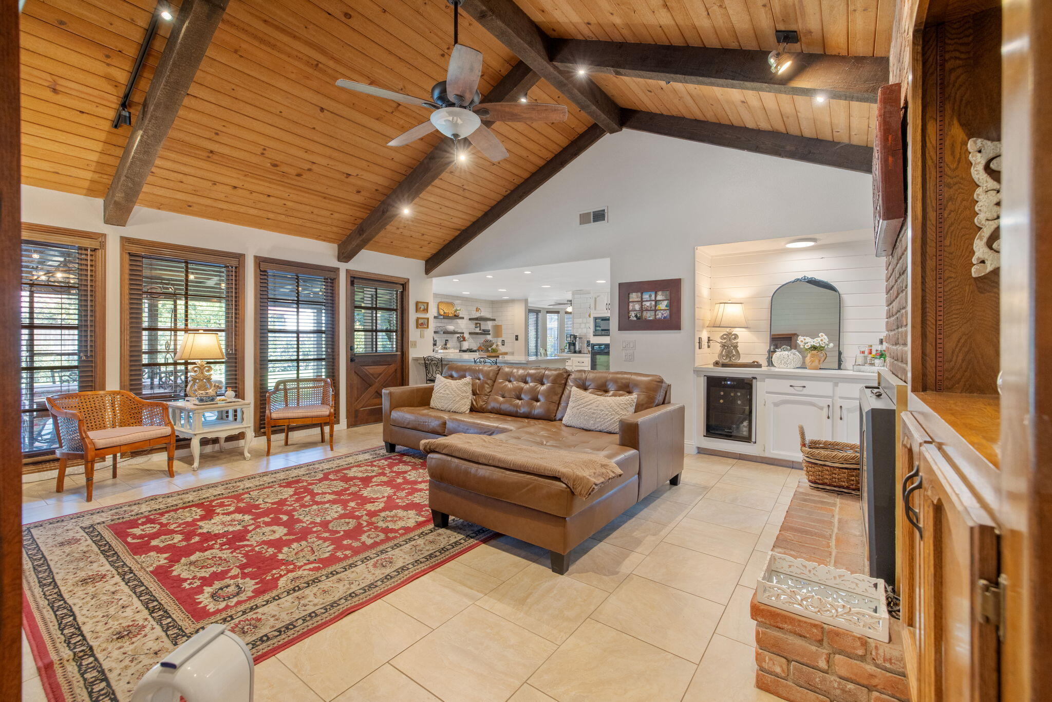 3321 S Stevenson Ct, Visalia, CA 93277