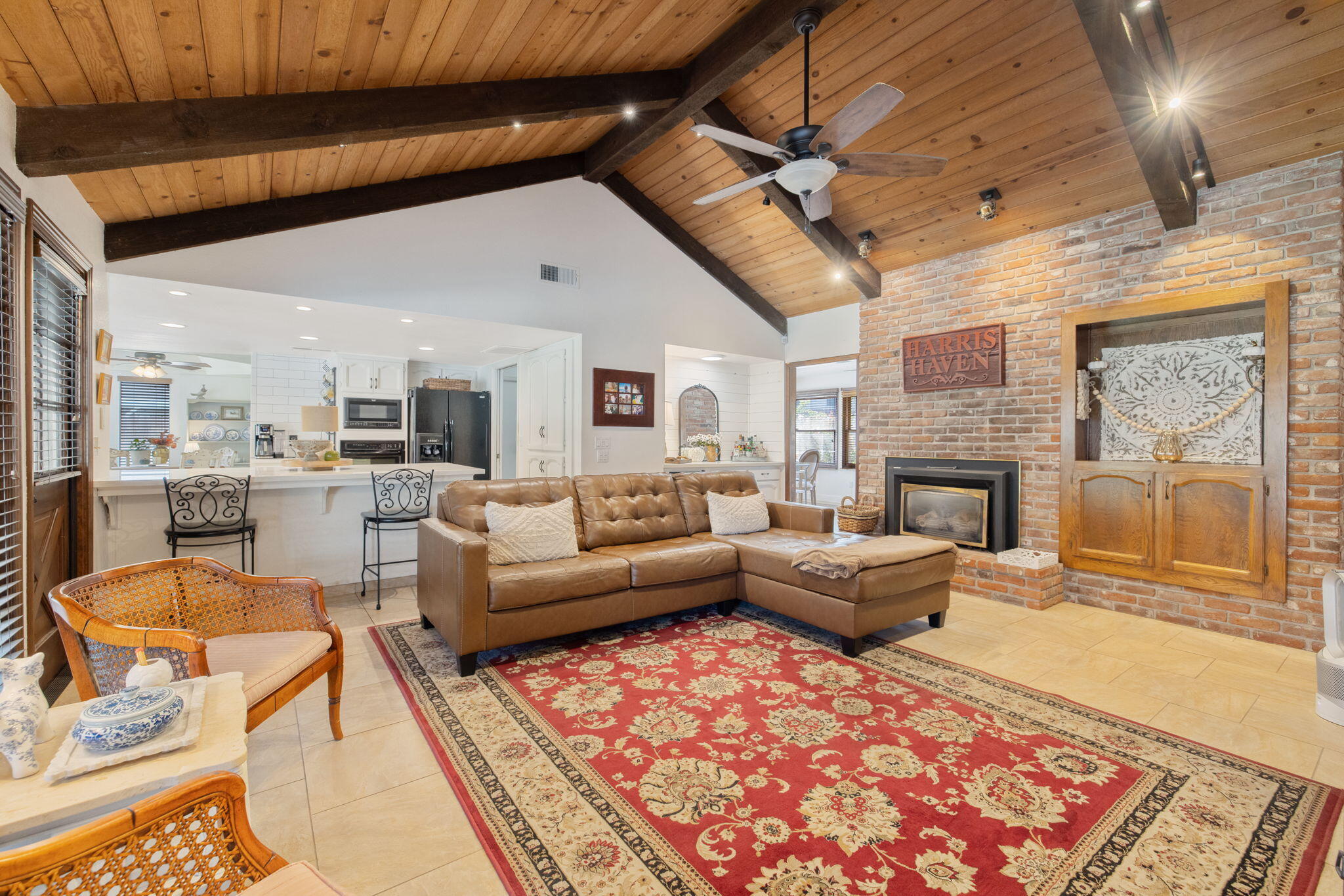 3321 S Stevenson Ct, Visalia, CA 93277