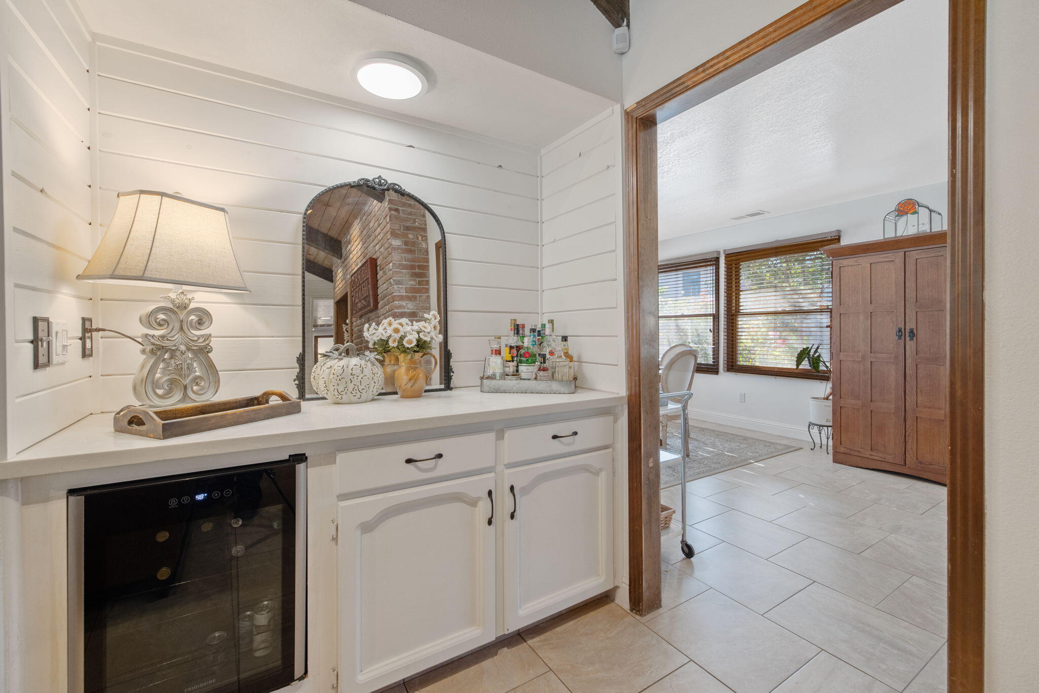 3321 S Stevenson Ct, Visalia, CA 93277