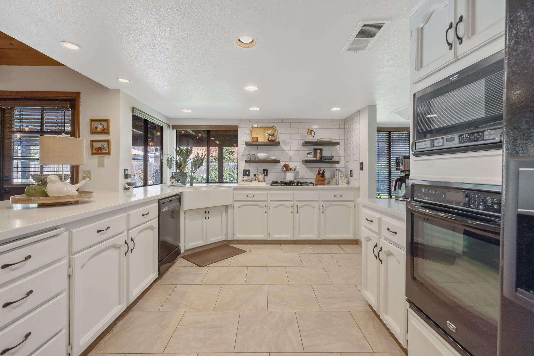 3321 S Stevenson Ct, Visalia, CA 93277