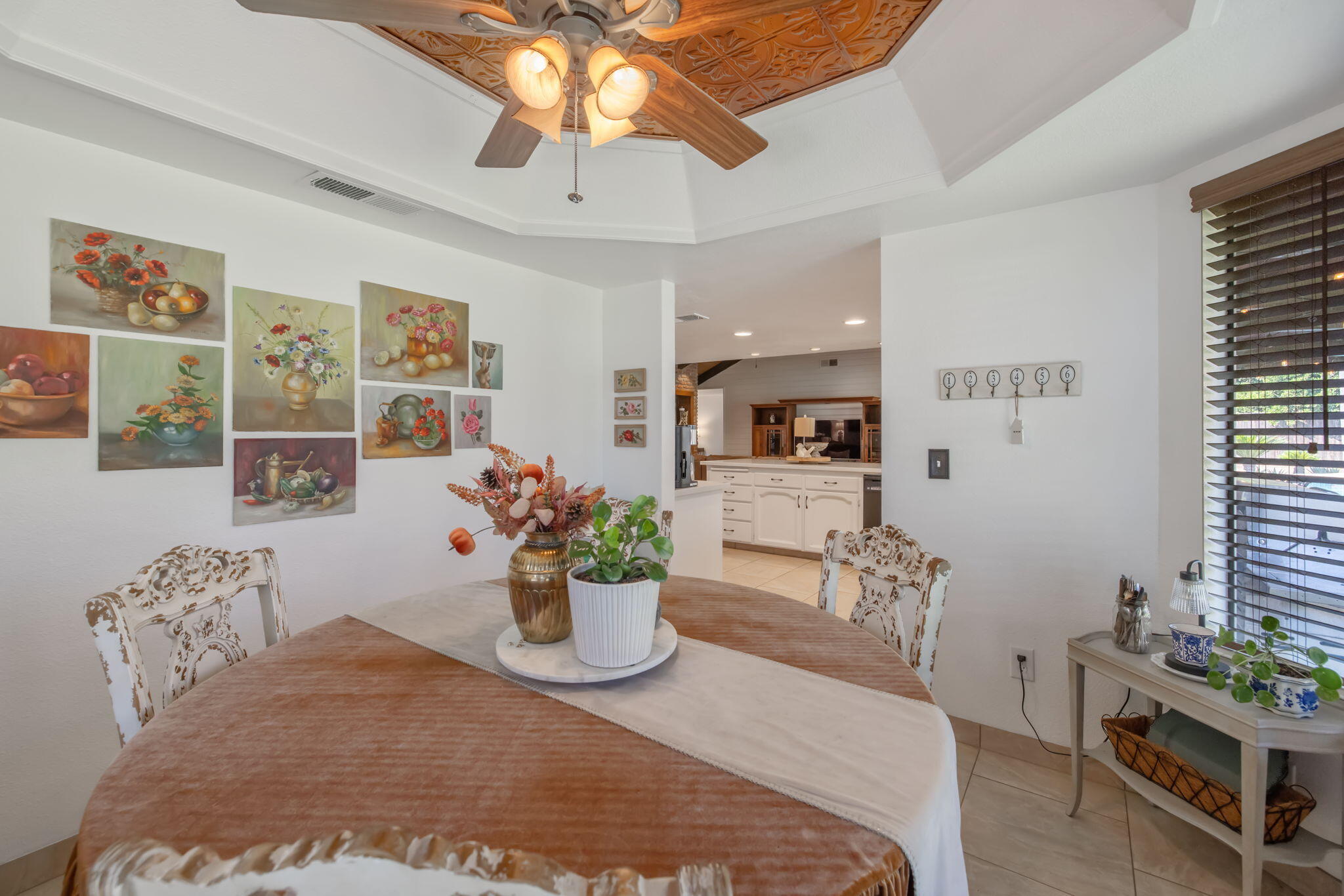 3321 S Stevenson Ct, Visalia, CA 93277