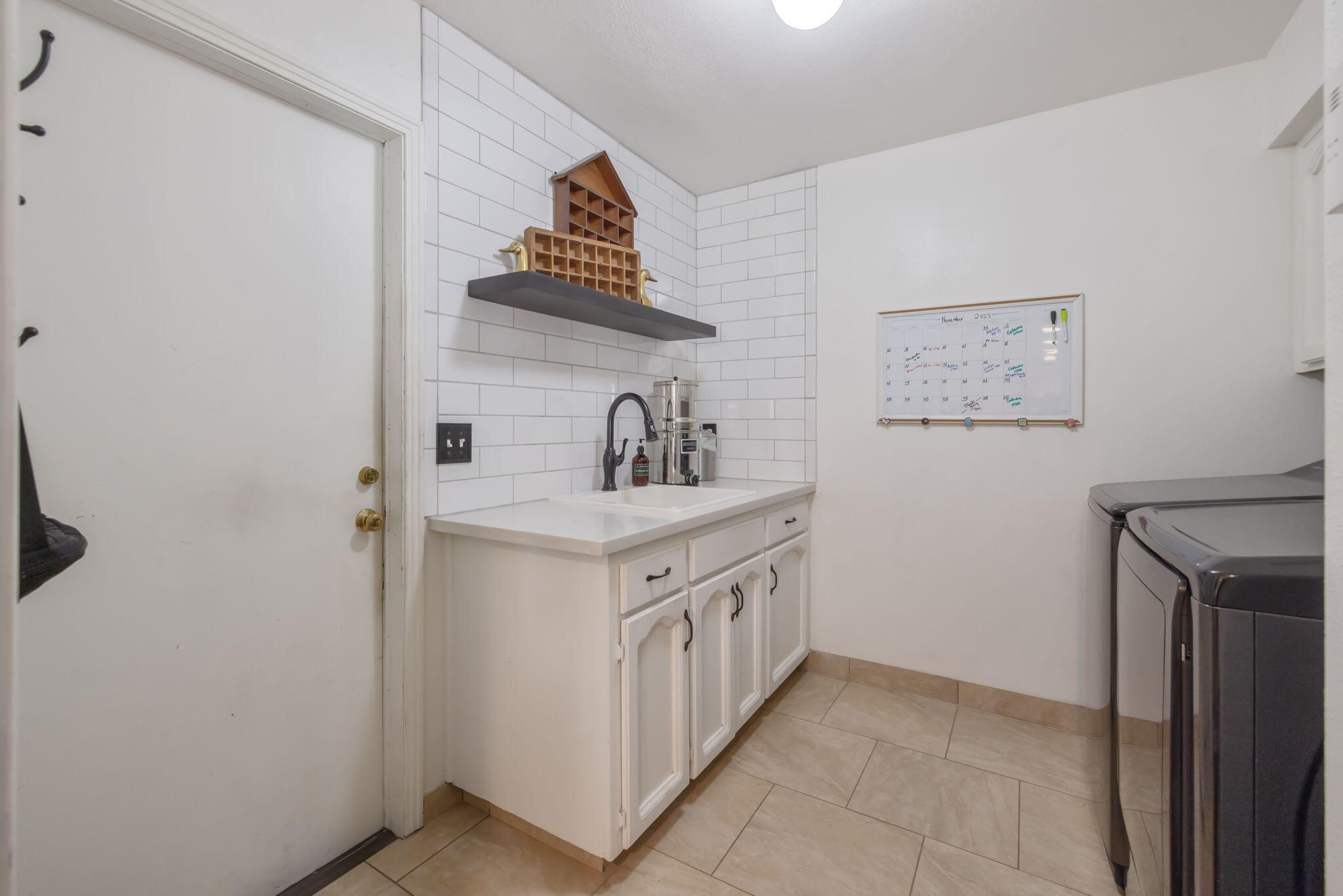 3321 S Stevenson Ct, Visalia, CA 93277