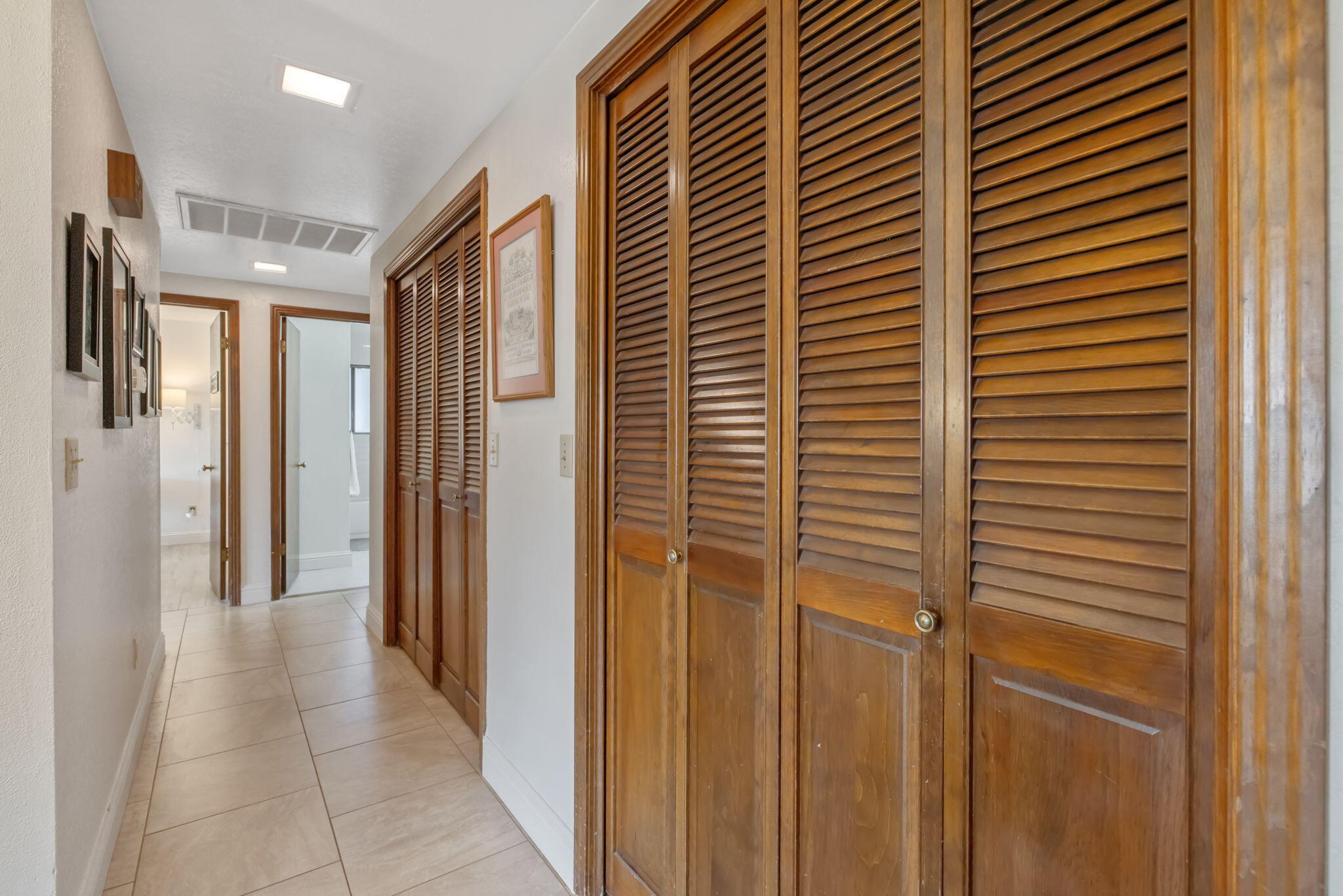 3321 S Stevenson Ct, Visalia, CA 93277