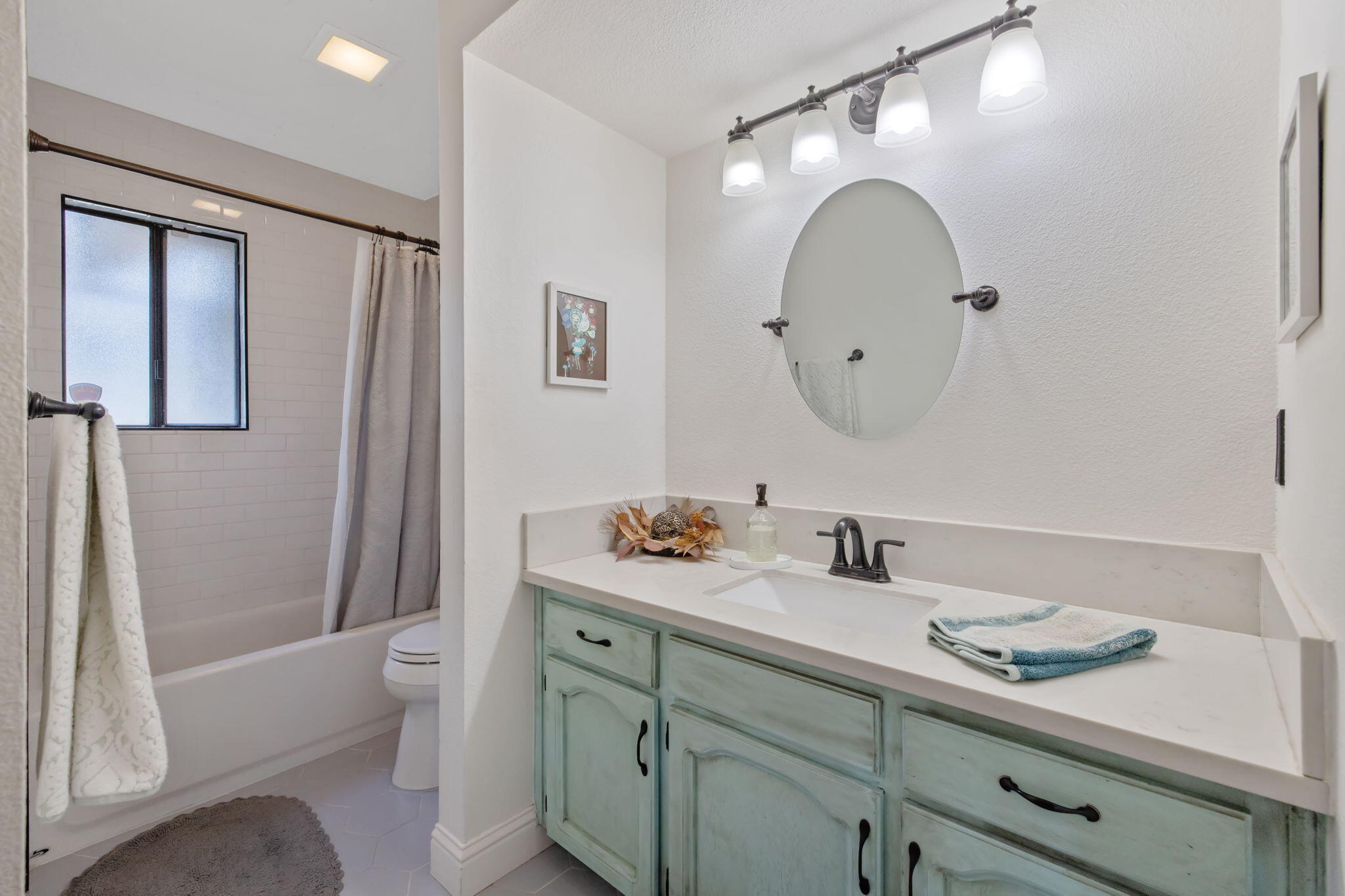 3321 S Stevenson Ct, Visalia, CA 93277