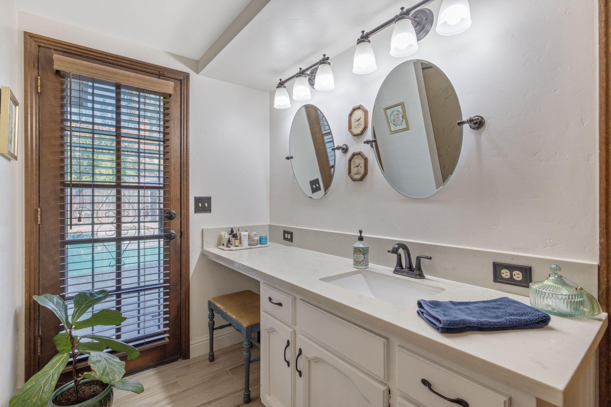 3321 S Stevenson Ct, Visalia, CA 93277