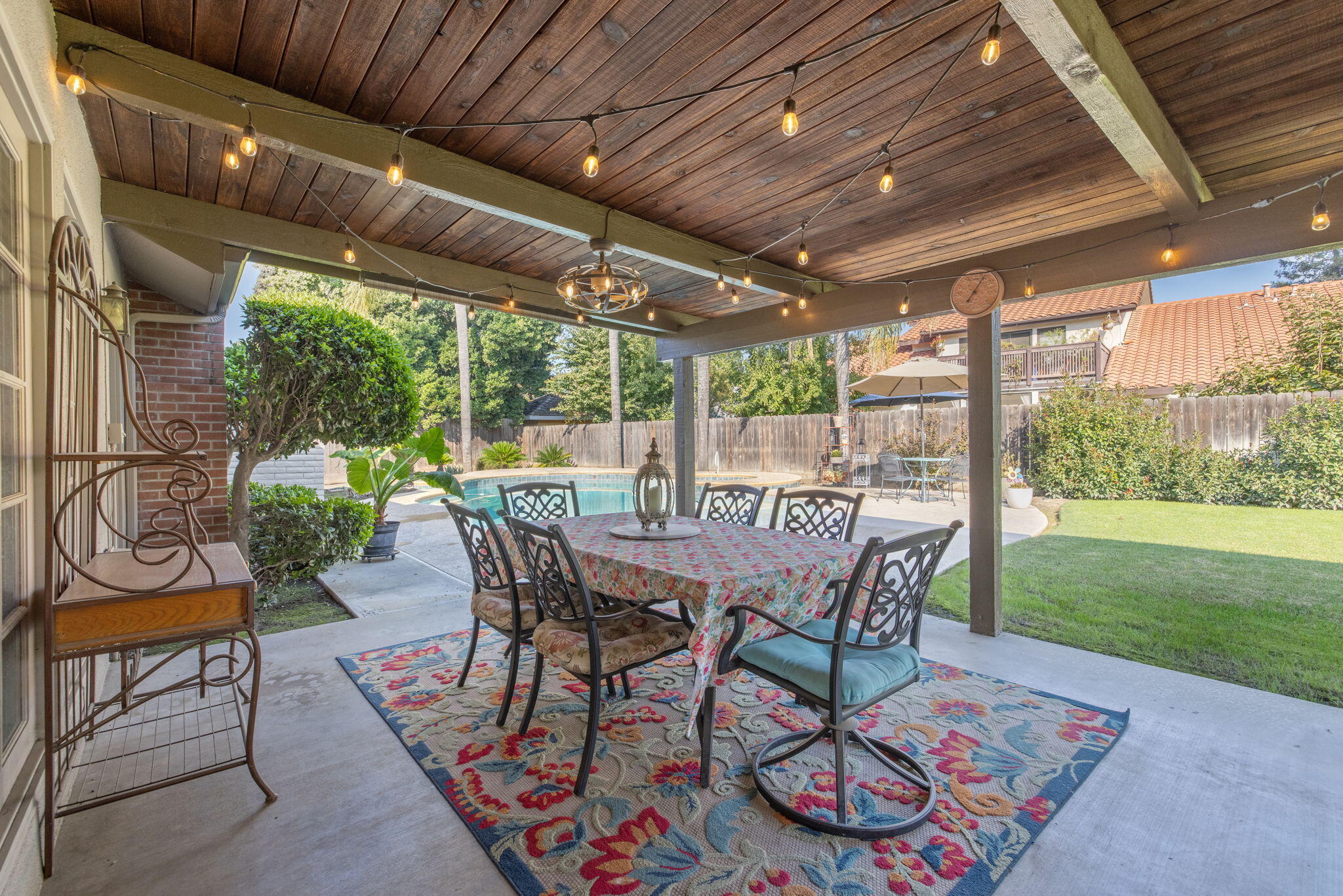 3321 S Stevenson Ct, Visalia, CA 93277