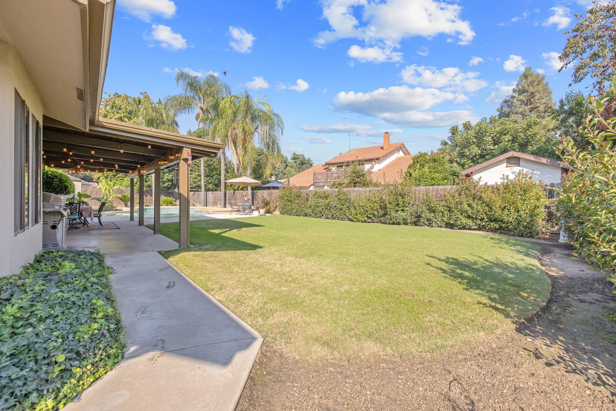 3321 S Stevenson Ct, Visalia, CA 93277