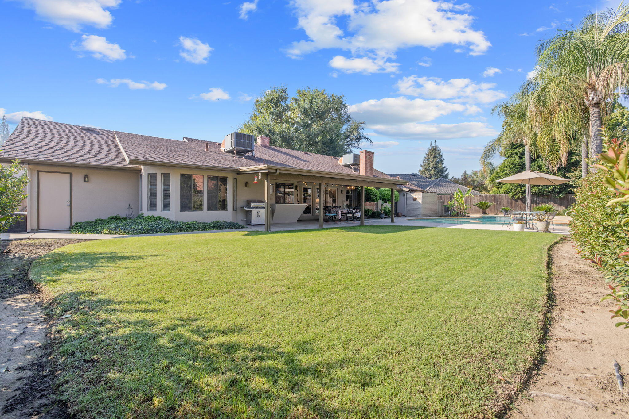 3321 S Stevenson Ct, Visalia, CA 93277