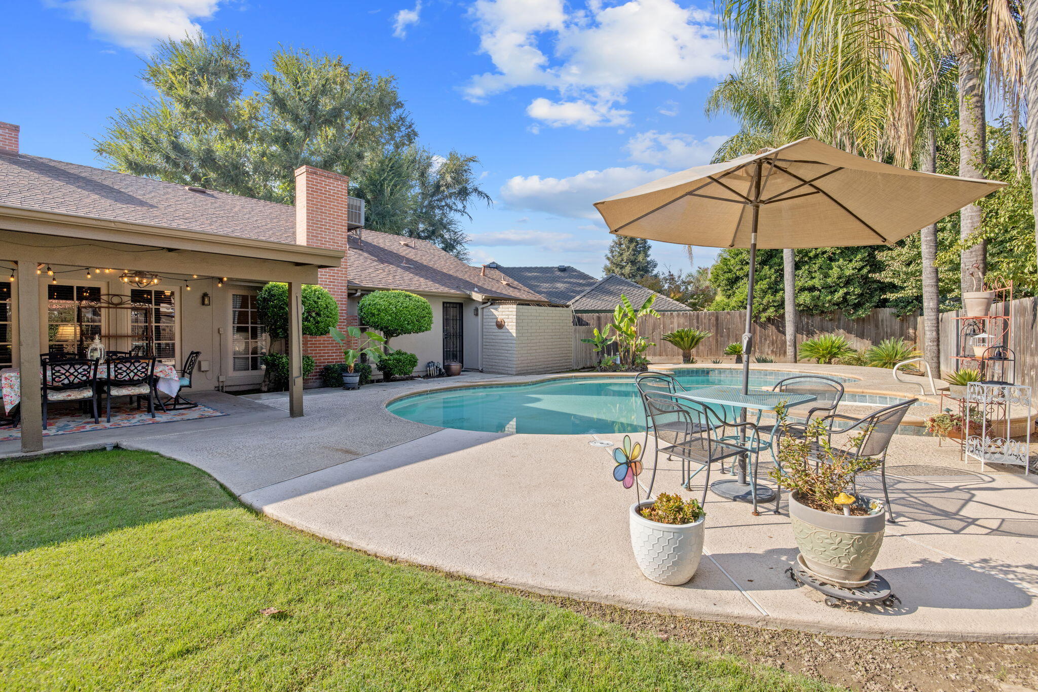 3321 S Stevenson Ct, Visalia, CA 93277