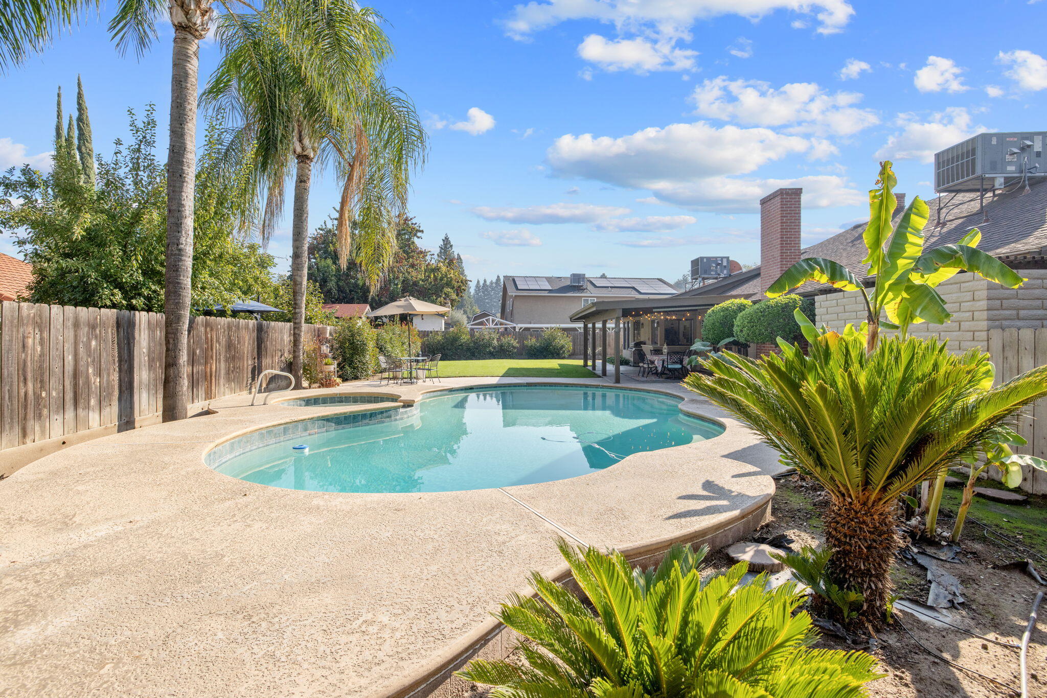 3321 S Stevenson Ct, Visalia, CA 93277