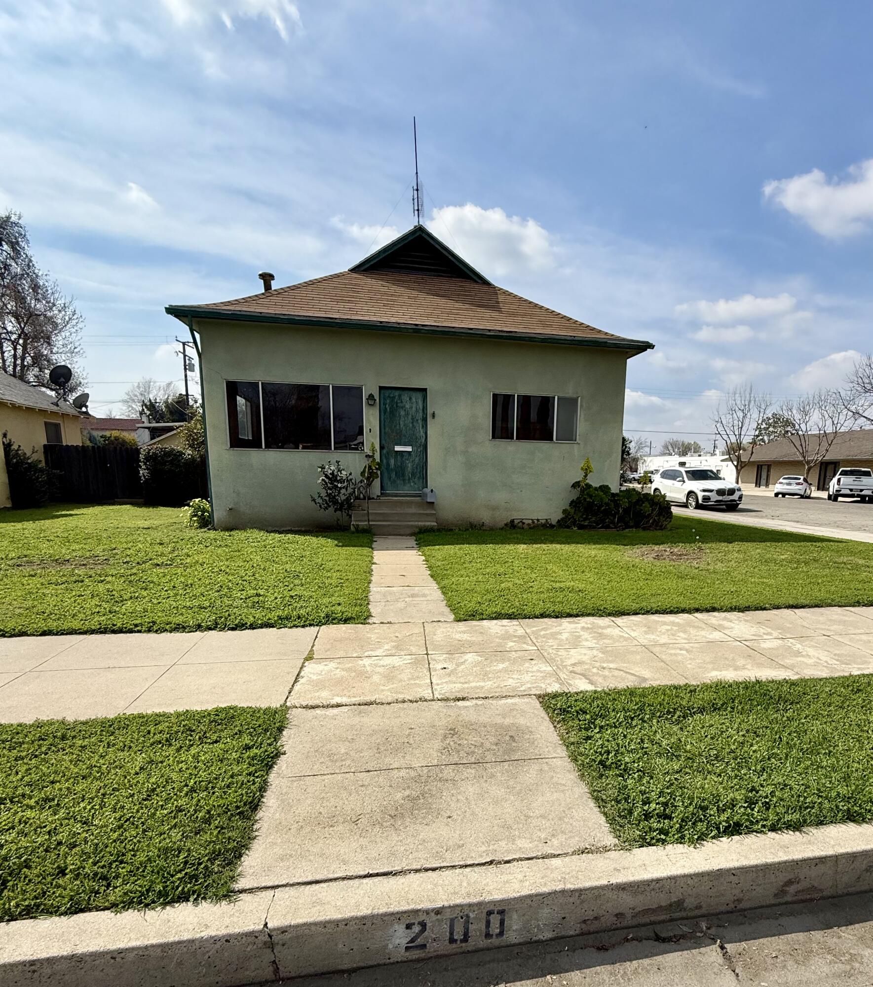 200 S D St, Exeter, CA 93221