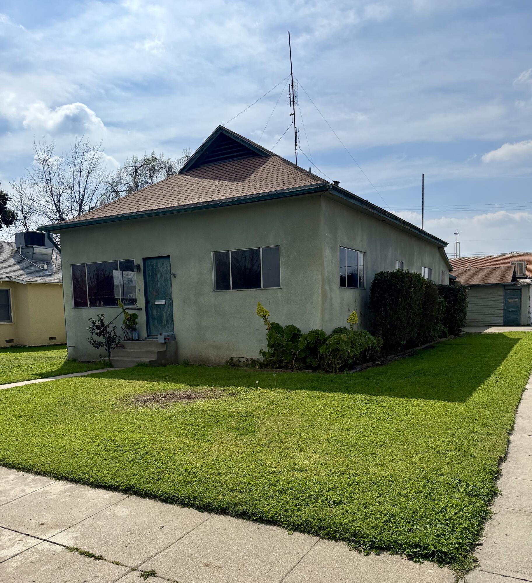 200 S D St, Exeter, CA 93221