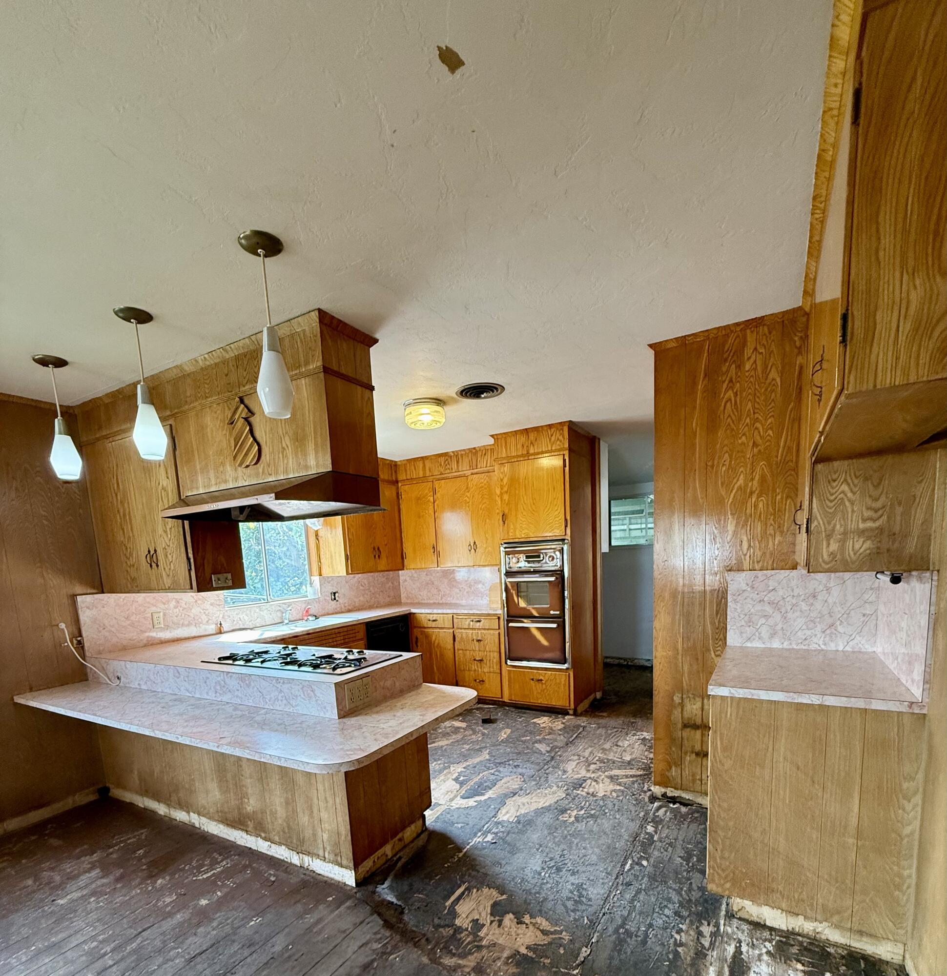 200 S D St, Exeter, CA 93221