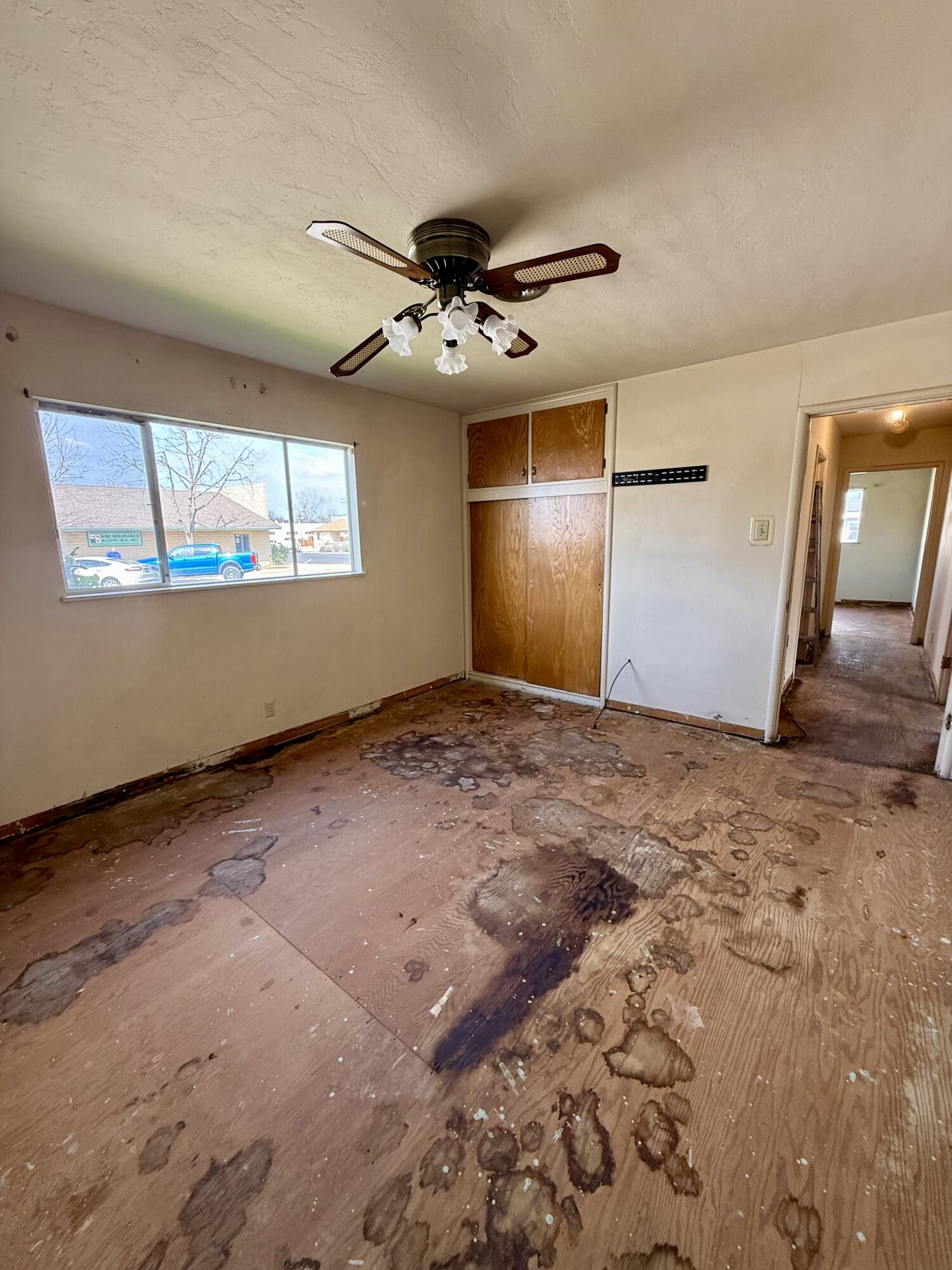 200 S D St, Exeter, CA 93221