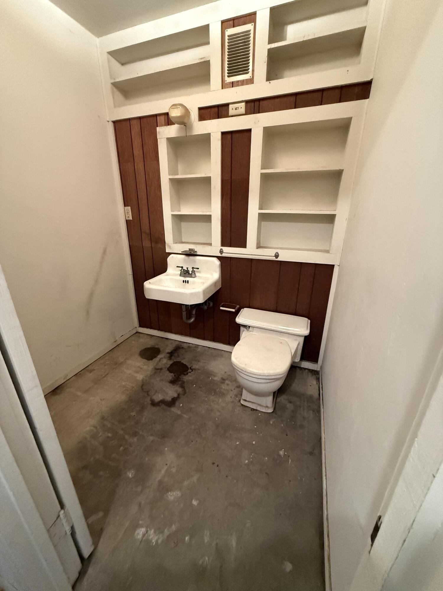 200 S D St, Exeter, CA 93221