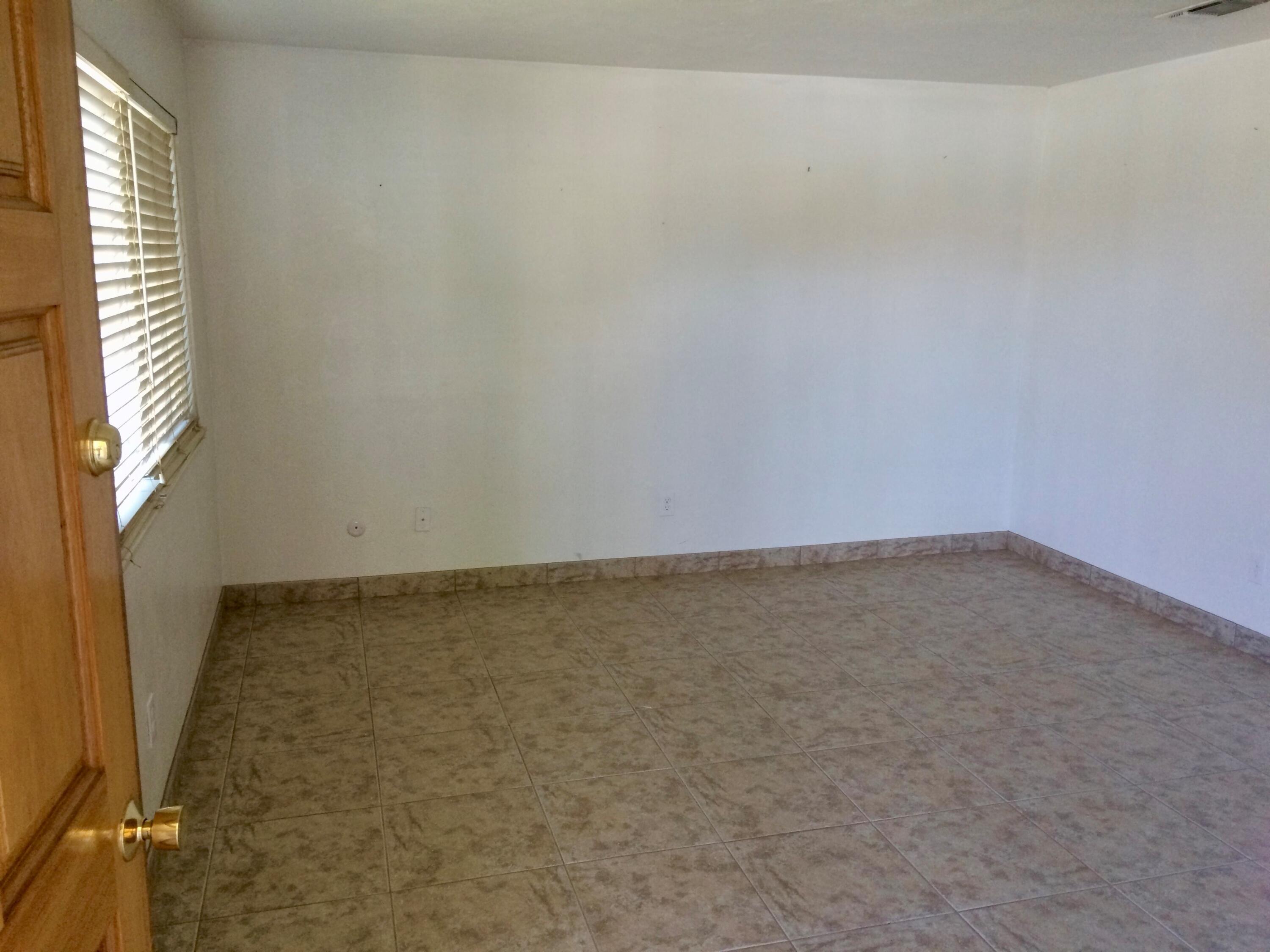 3111 W Russell Ave, Visalia, CA 93277