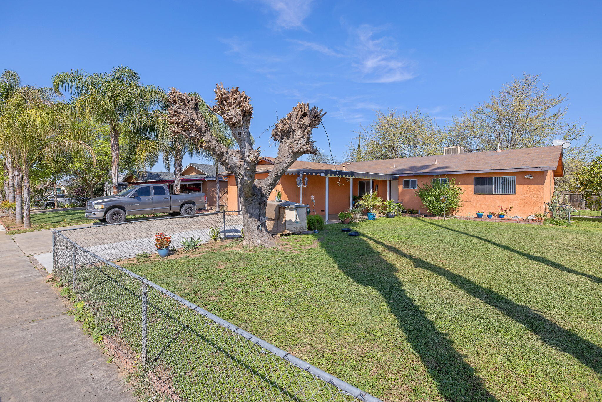 605 Stanley St, Exeter, CA 93221