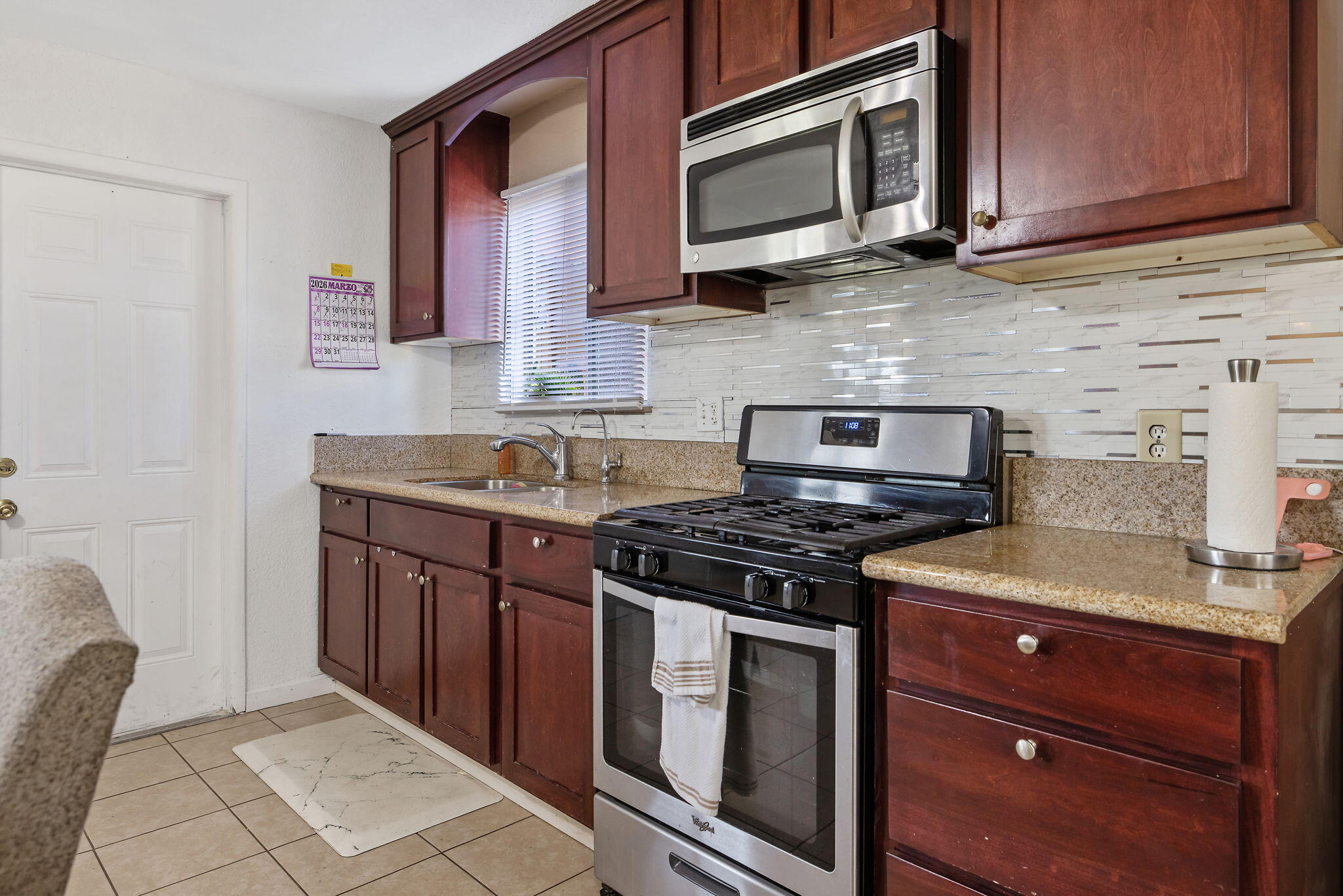 605 Stanley St, Exeter, CA 93221