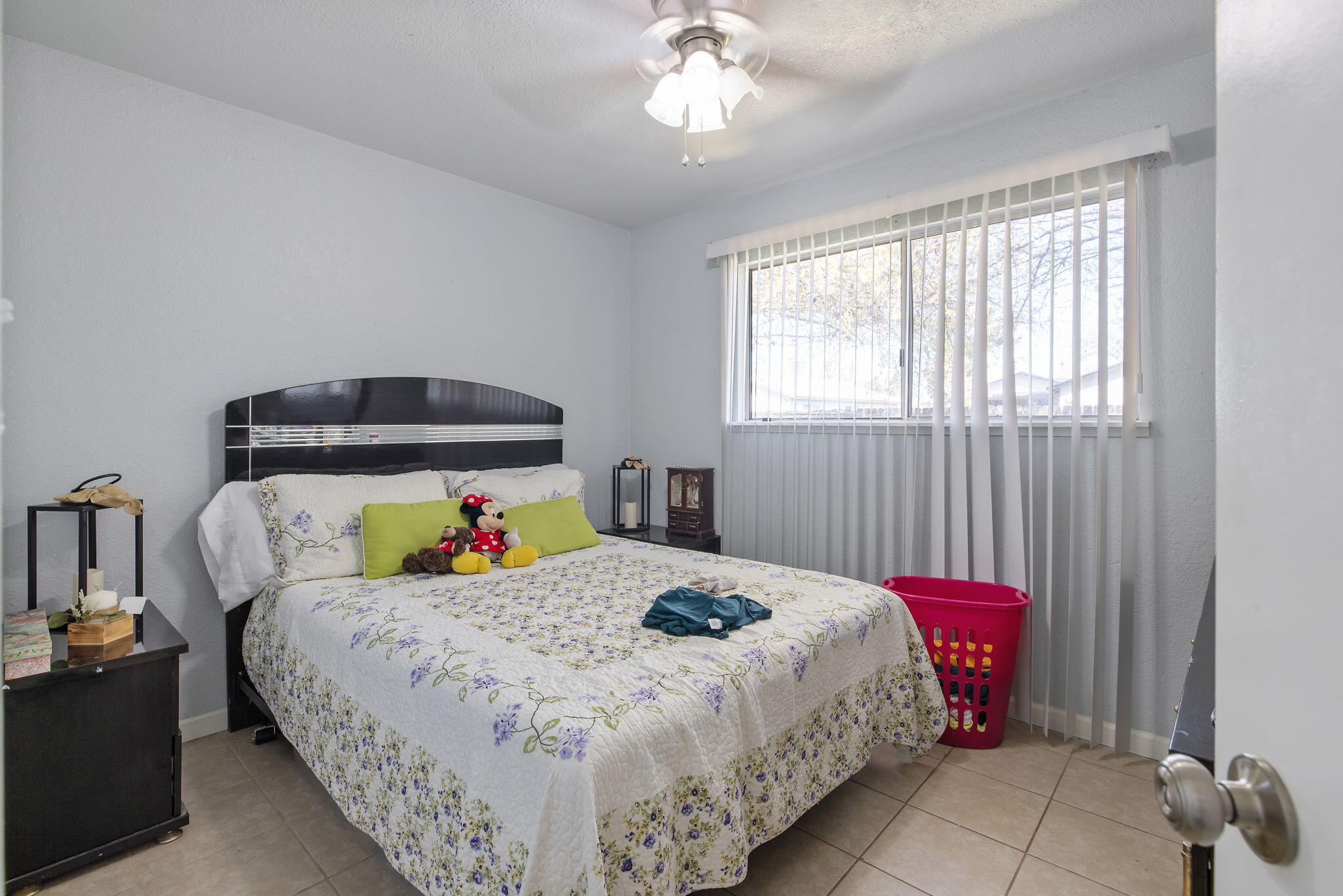 605 Stanley St, Exeter, CA 93221