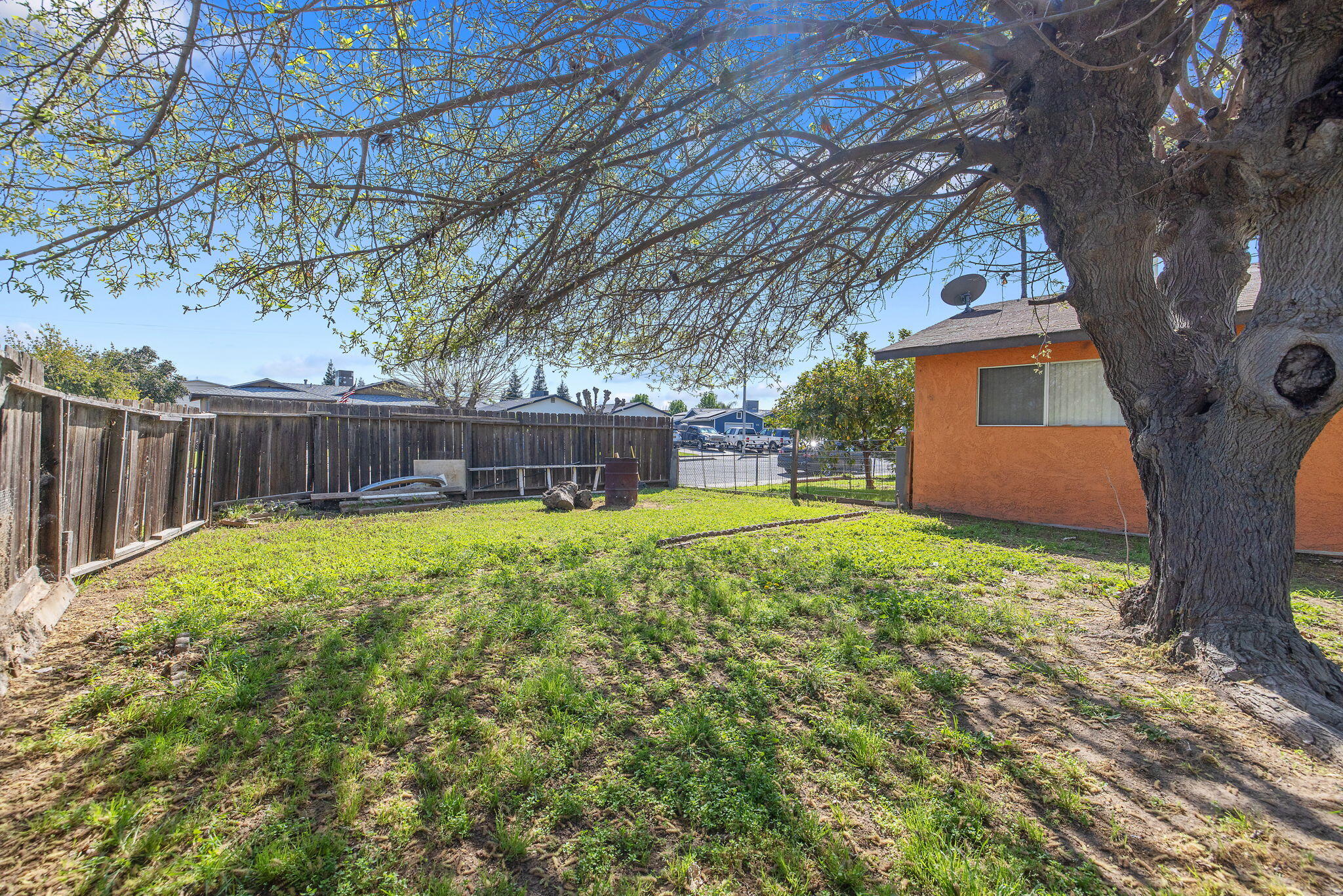 605 Stanley St, Exeter, CA 93221