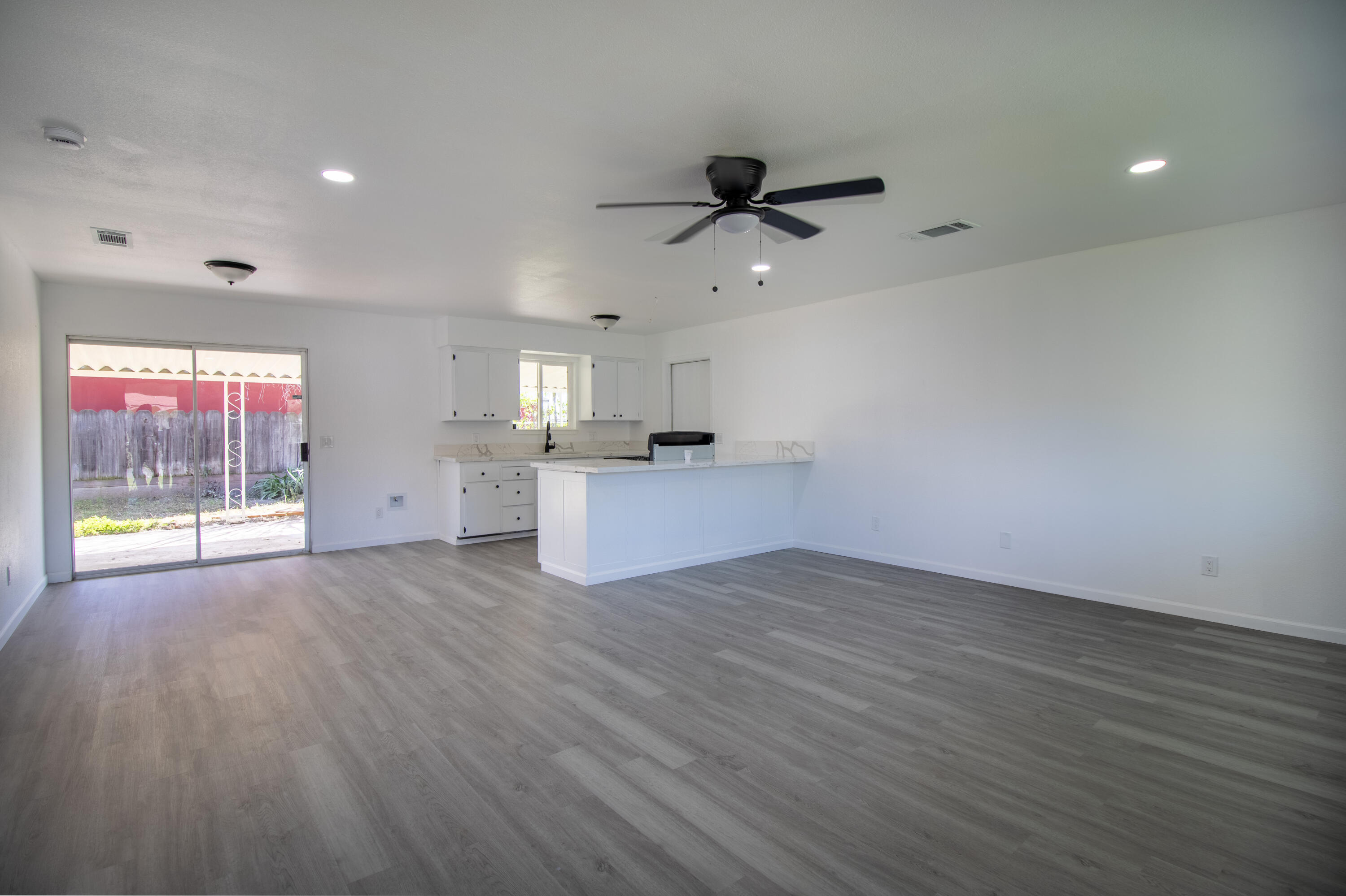 2165 E Richard Ave, Porterville, CA 93257